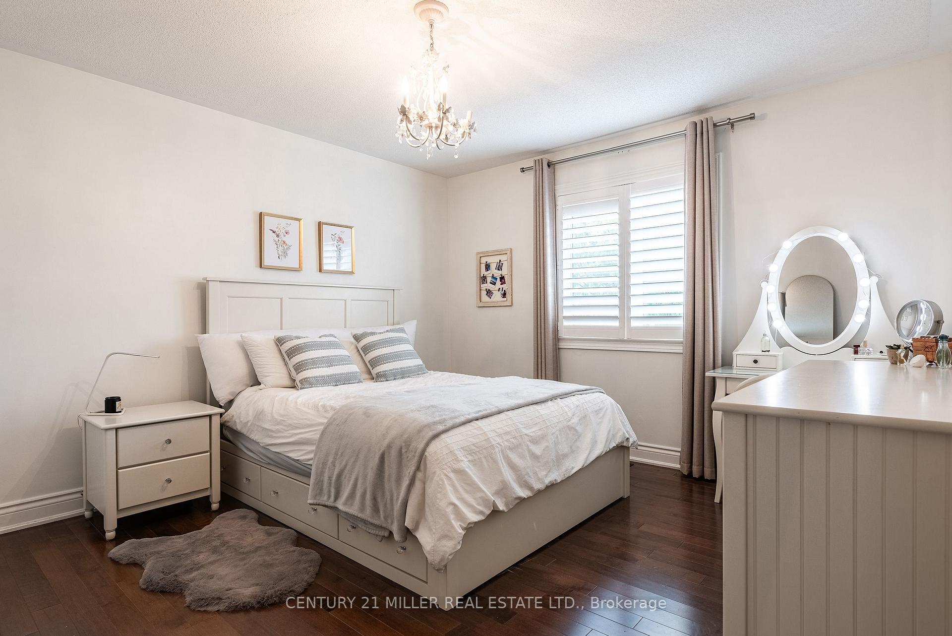 Photo 24 of 2124 Blackforest Crescent, Oakville, Westmount — HOMEH