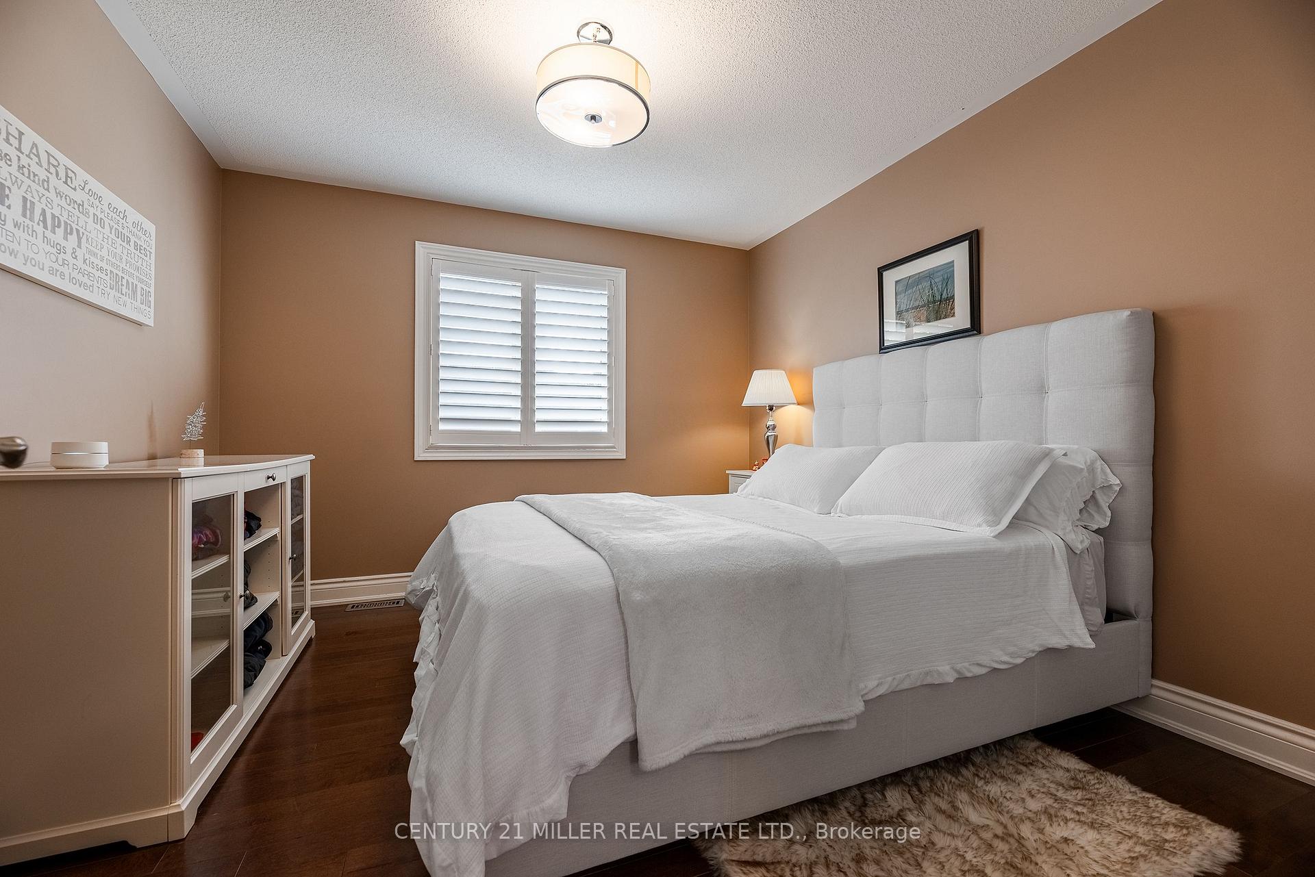 Photo 25 of 2124 Blackforest Crescent, Oakville, Westmount — HOMEH