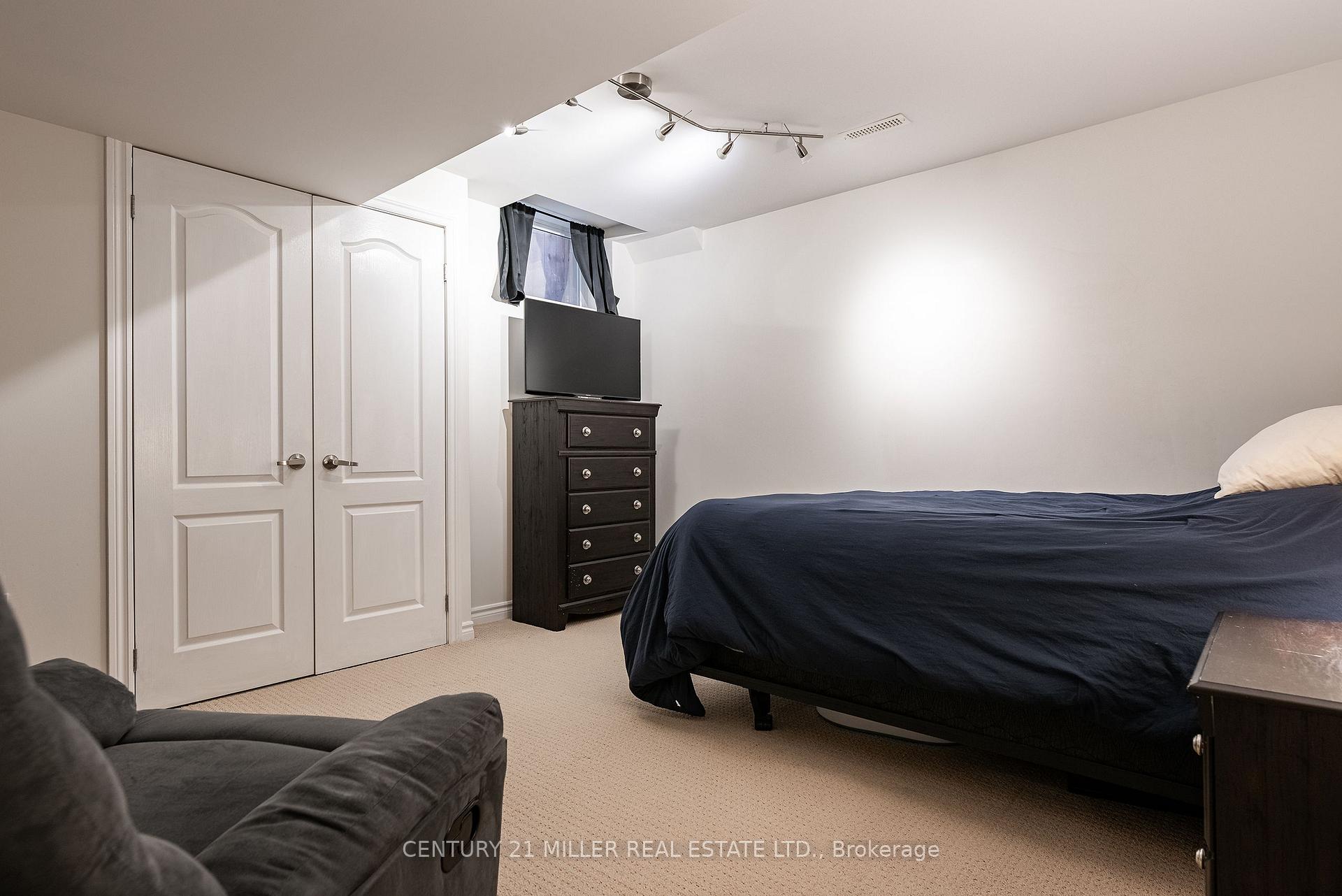 Photo 31 of 2124 Blackforest Crescent, Oakville, Westmount — HOMEH