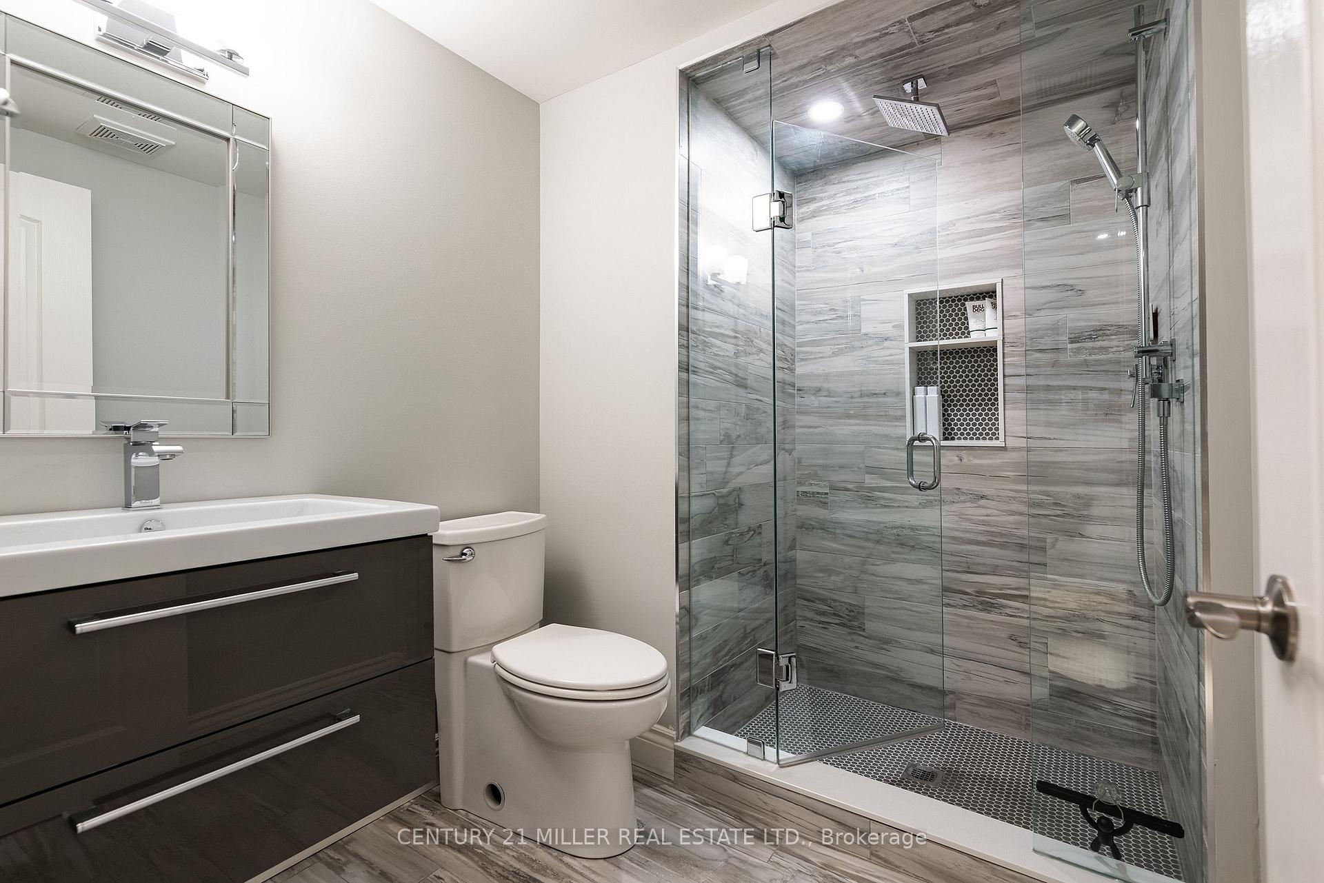 Photo 32 of 2124 Blackforest Crescent, Oakville, Westmount — HOMEH