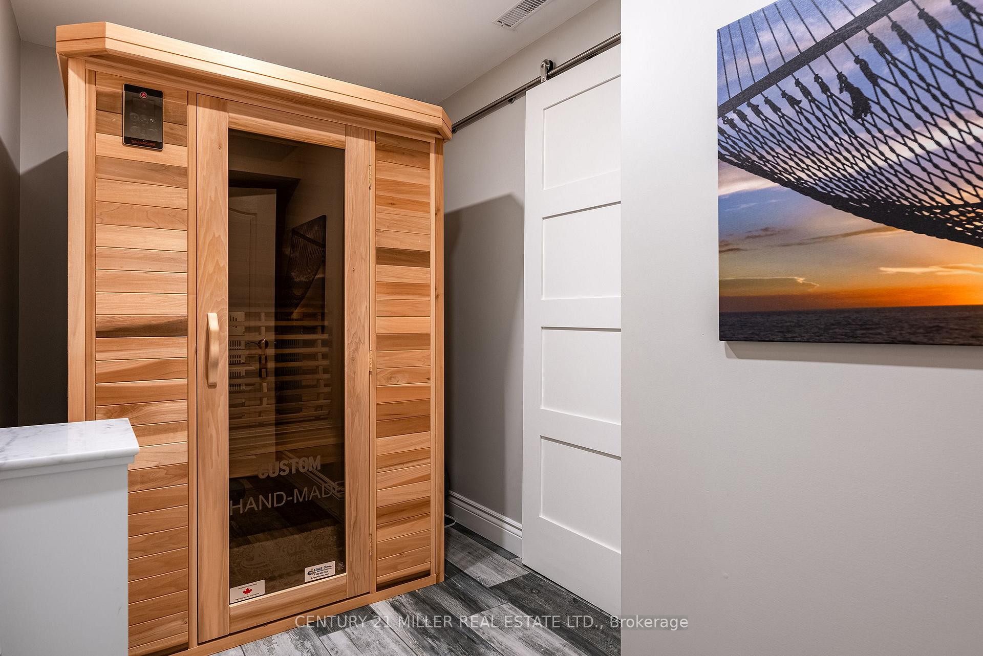 Photo 33 of 2124 Blackforest Crescent, Oakville, Westmount — HOMEH
