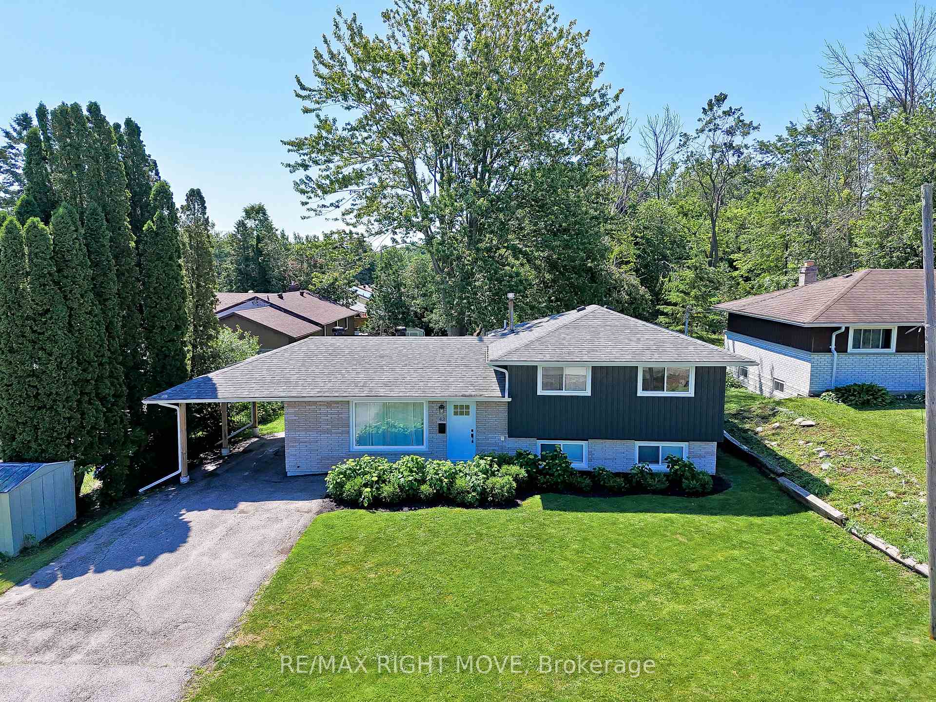 Photo 2 of 43 Galley Avenue, Orillia — HOMEH