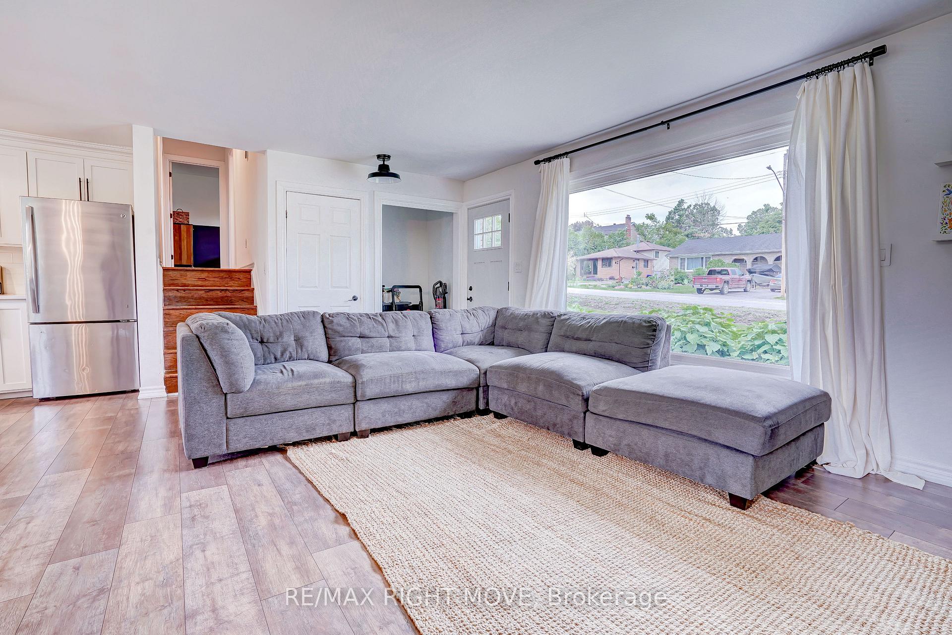 Photo 6 of 43 Galley Avenue, Orillia — HOMEH