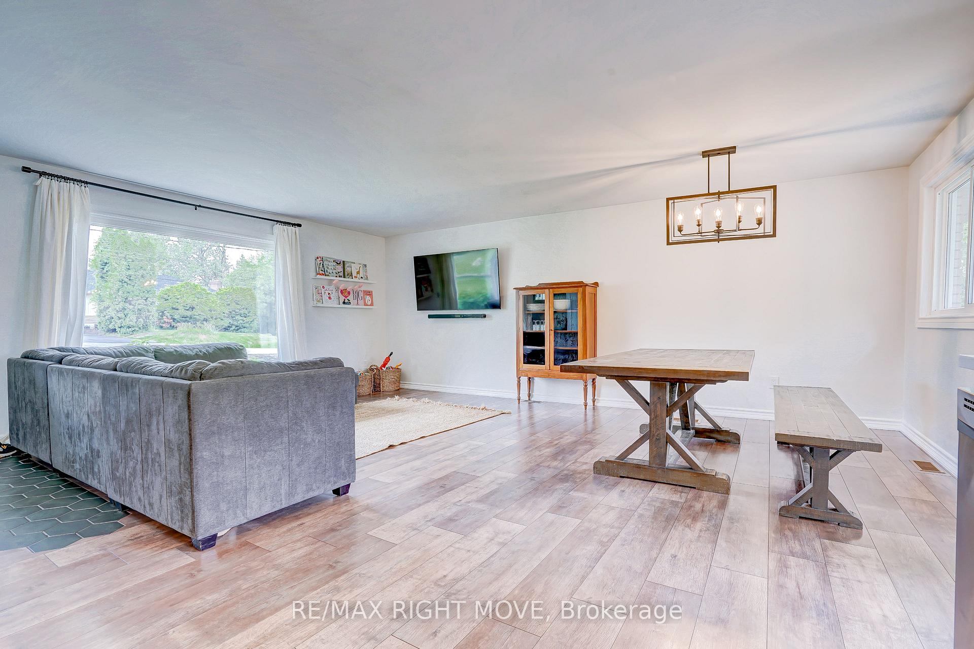 Photo 7 of 43 Galley Avenue, Orillia — HOMEH