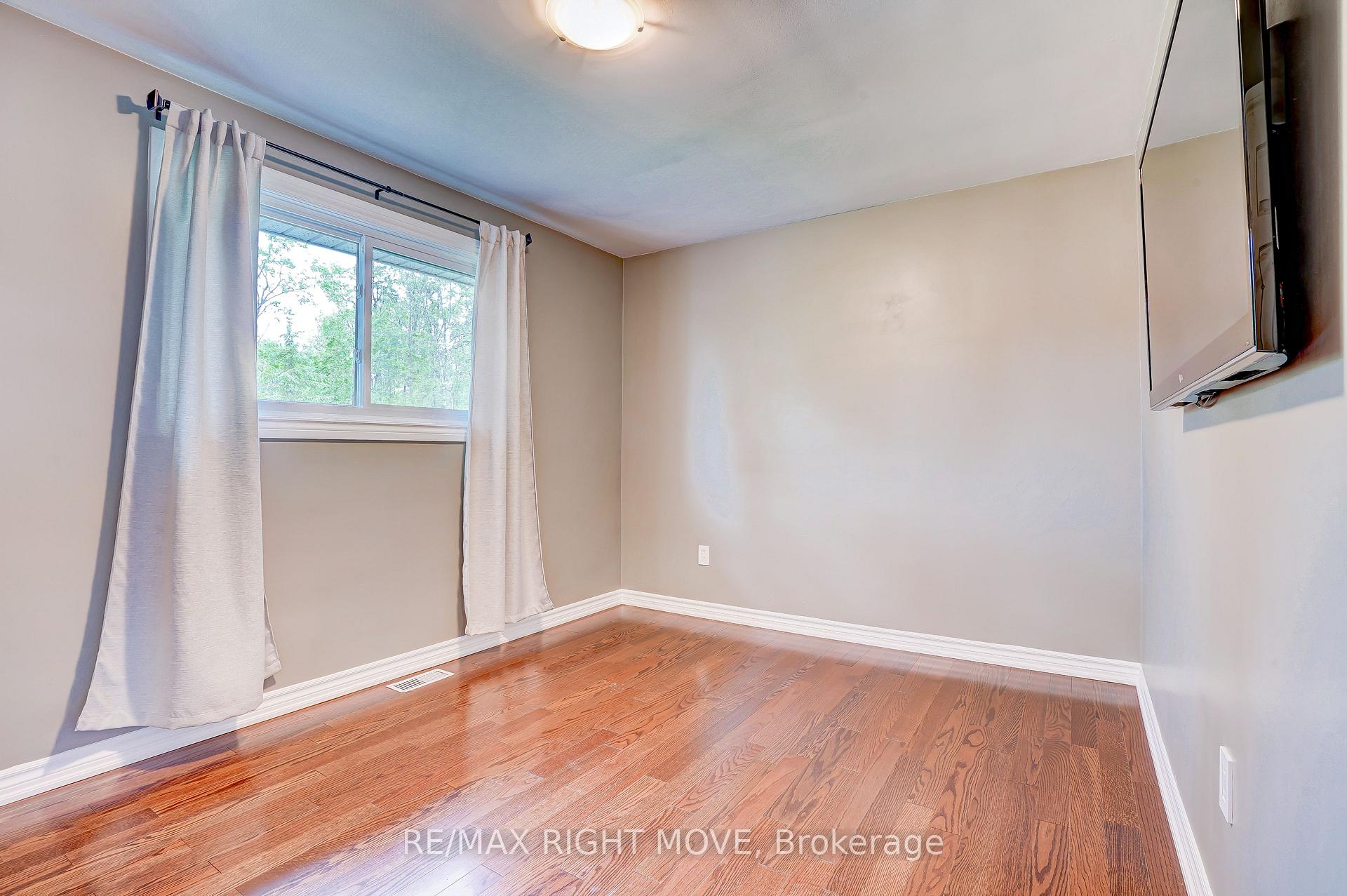 Photo 8 of 43 Galley Avenue, Orillia — HOMEH