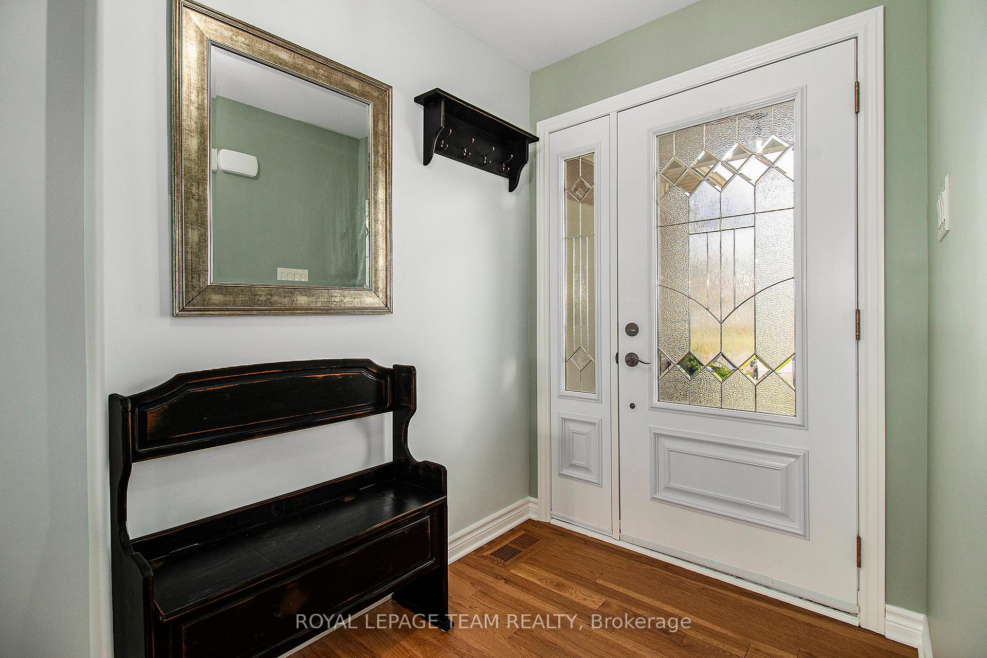 Photo 3 of 15 Wintonia Drive, North Dundas, Winchester — HOMEH