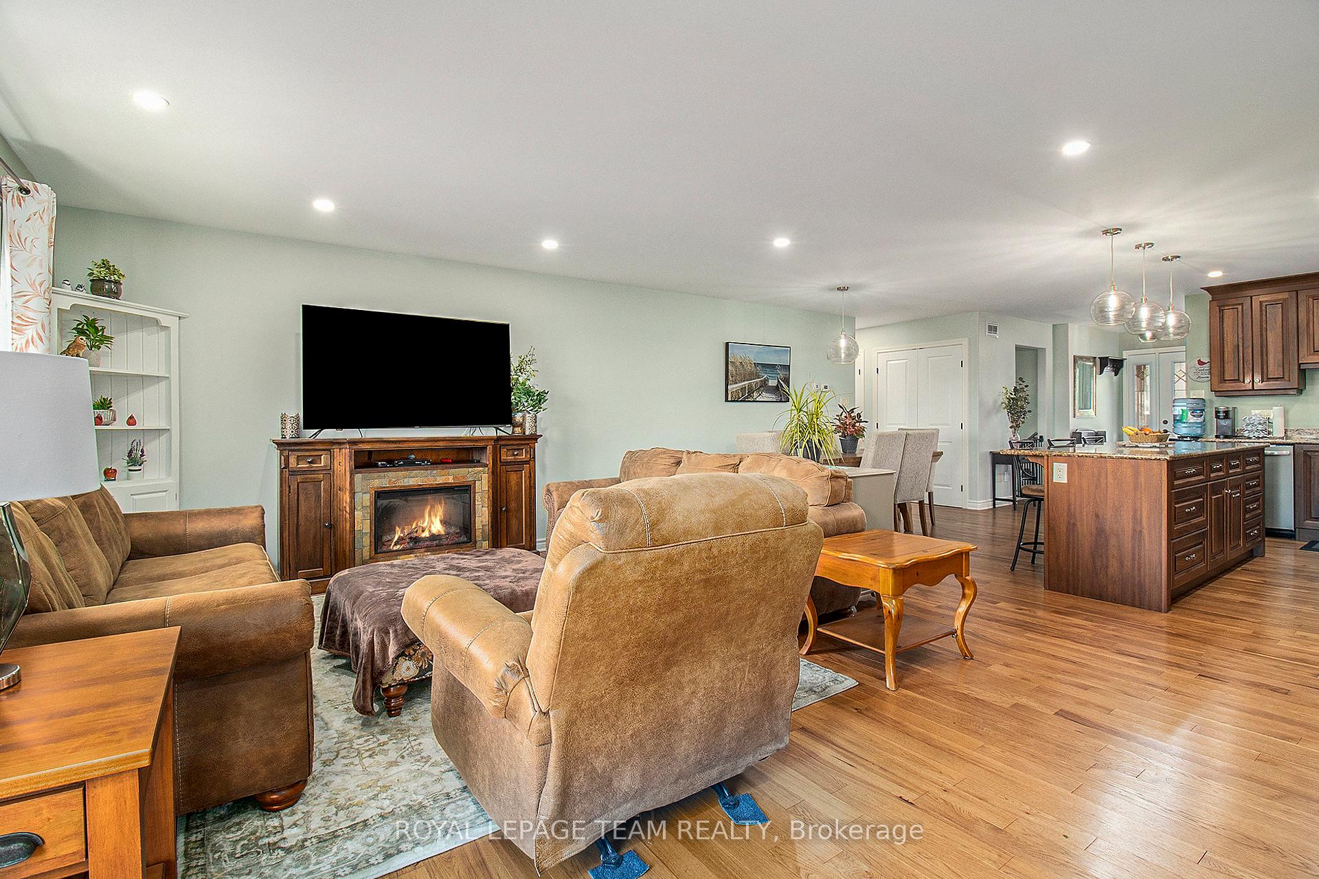 Photo 5 of 15 Wintonia Drive, North Dundas, Winchester — HOMEH