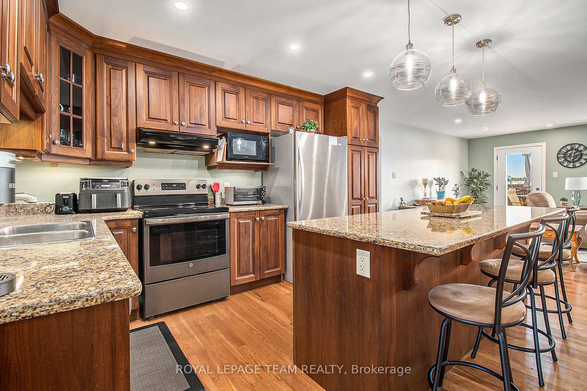 Photo 8 of 15 Wintonia Drive, North Dundas, Winchester — HOMEH
