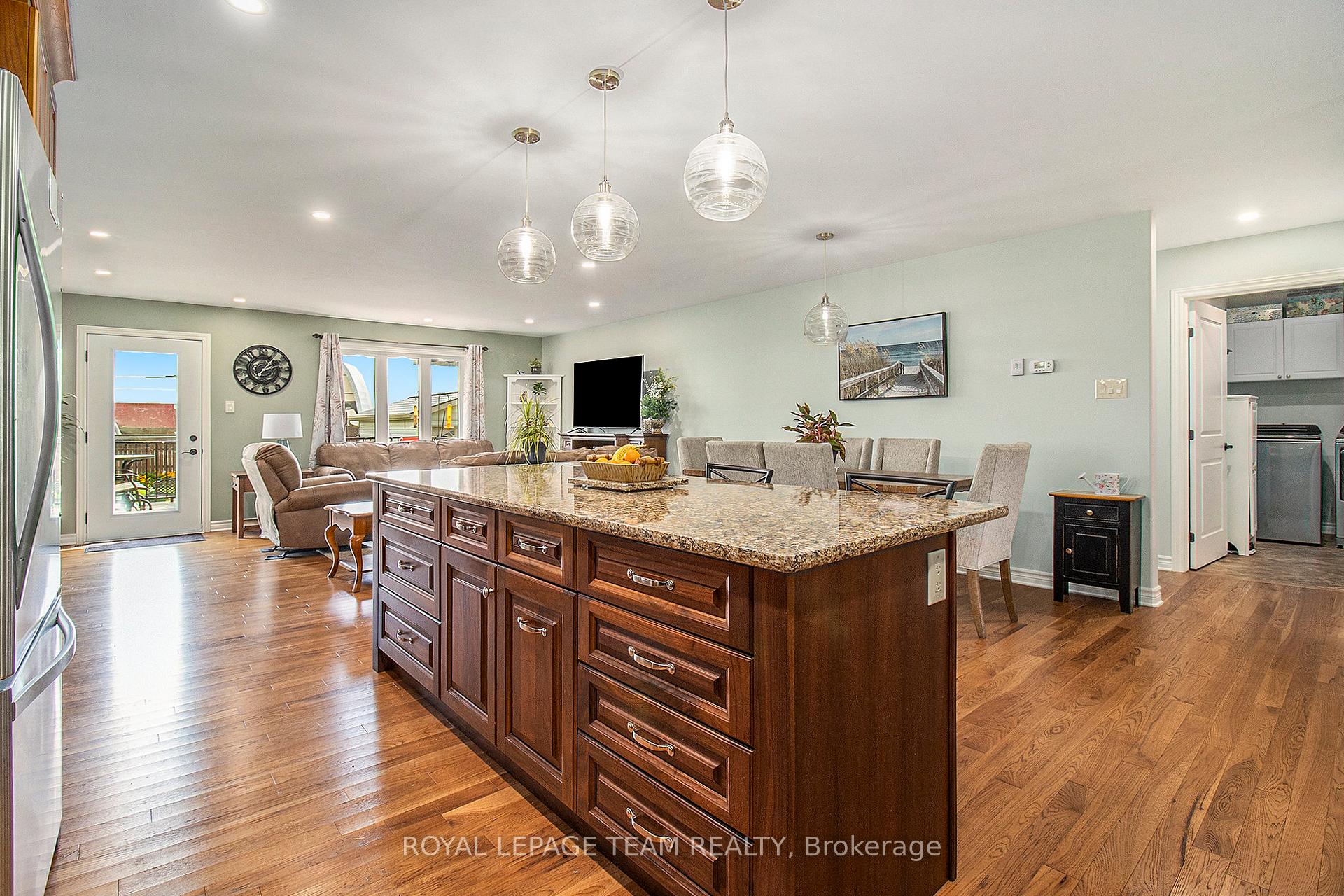 Photo 9 of 15 Wintonia Drive, North Dundas, Winchester — HOMEH