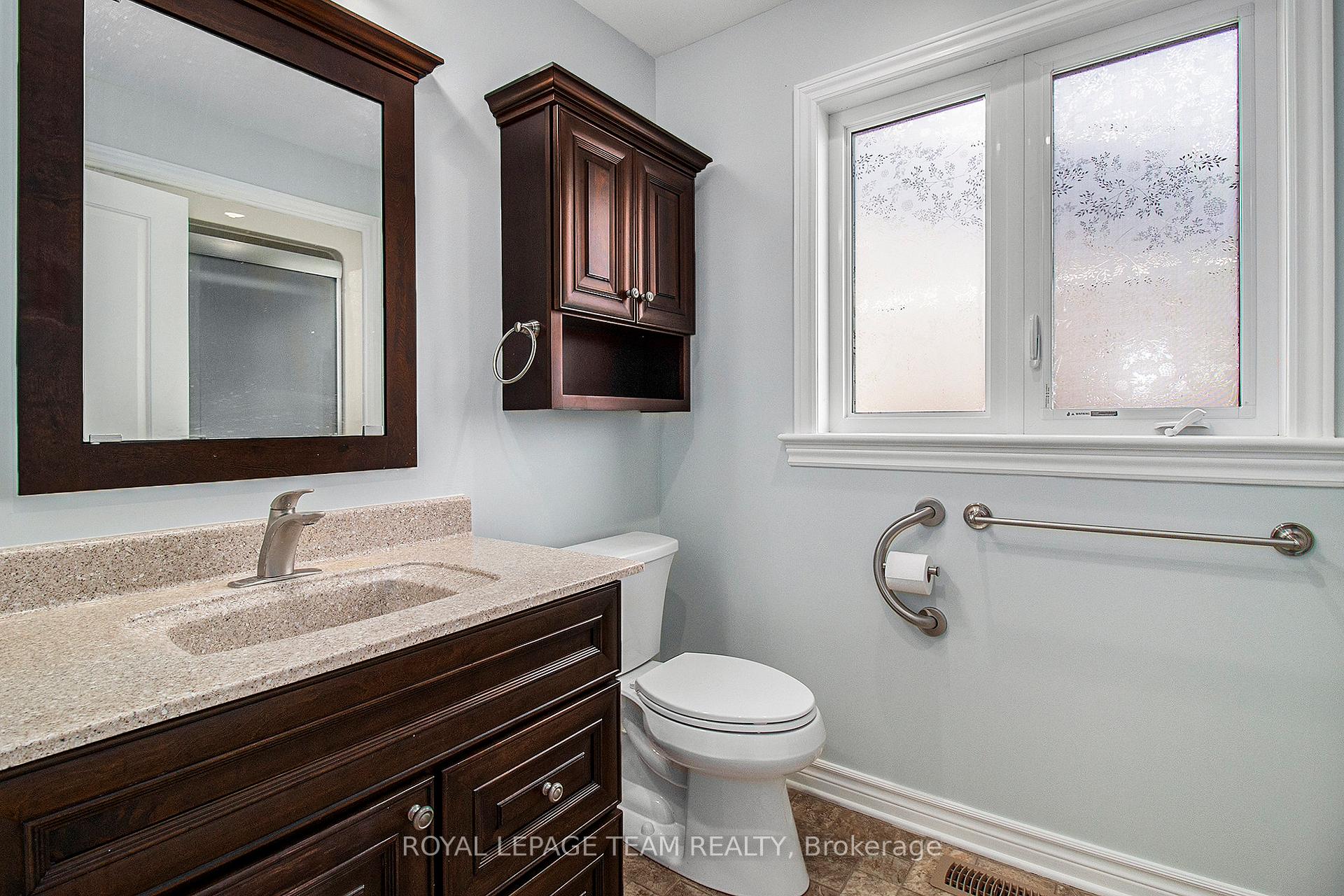 Photo 14 of 15 Wintonia Drive, North Dundas, Winchester — HOMEH