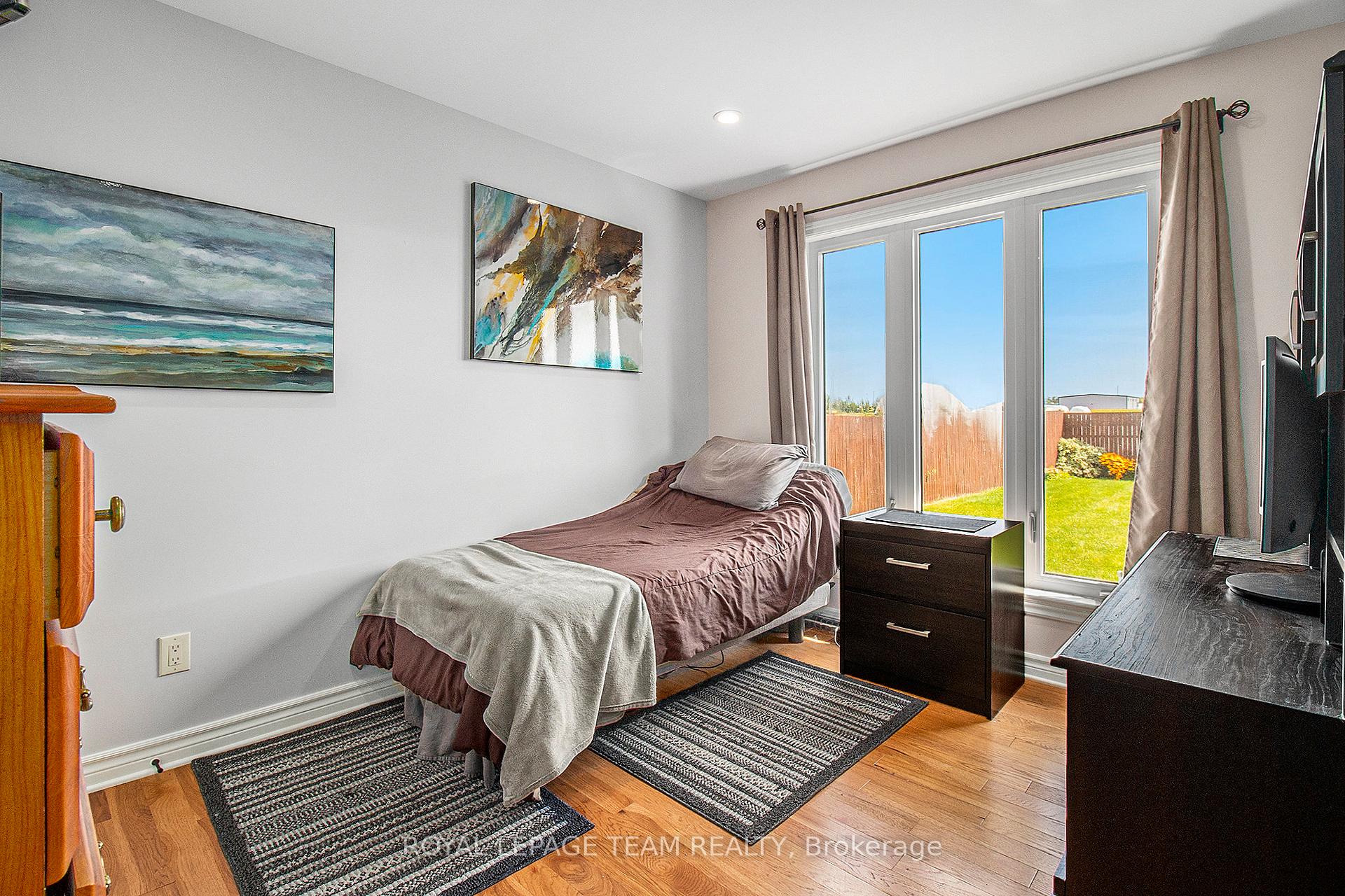 Photo 17 of 15 Wintonia Drive, North Dundas, Winchester — HOMEH