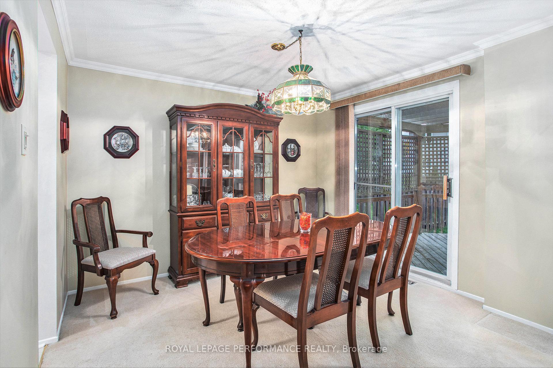 Photo 7 of 6097 Forestglen Crescent, Ottawa, Chapel Hill — HOMEH