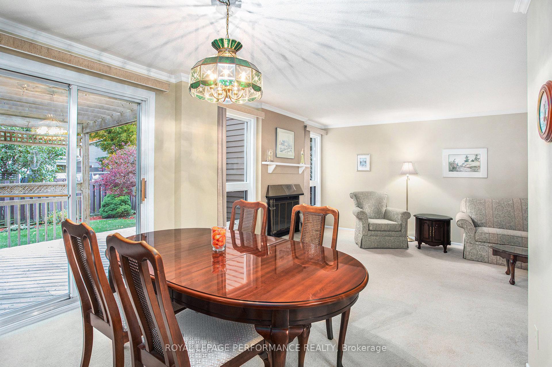 Photo 8 of 6097 Forestglen Crescent, Ottawa, Chapel Hill — HOMEH