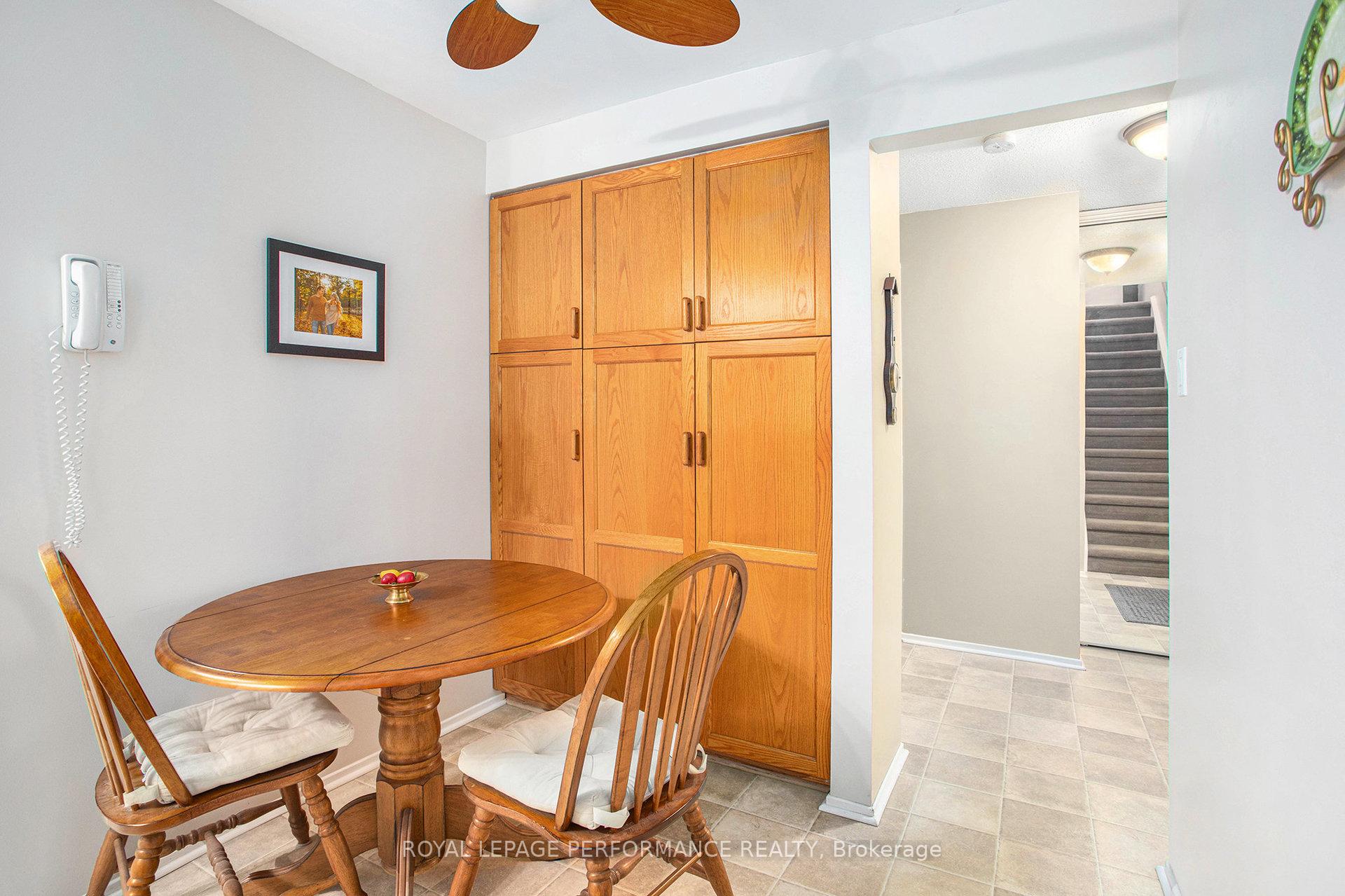 Photo 15 of 6097 Forestglen Crescent, Ottawa, Chapel Hill — HOMEH