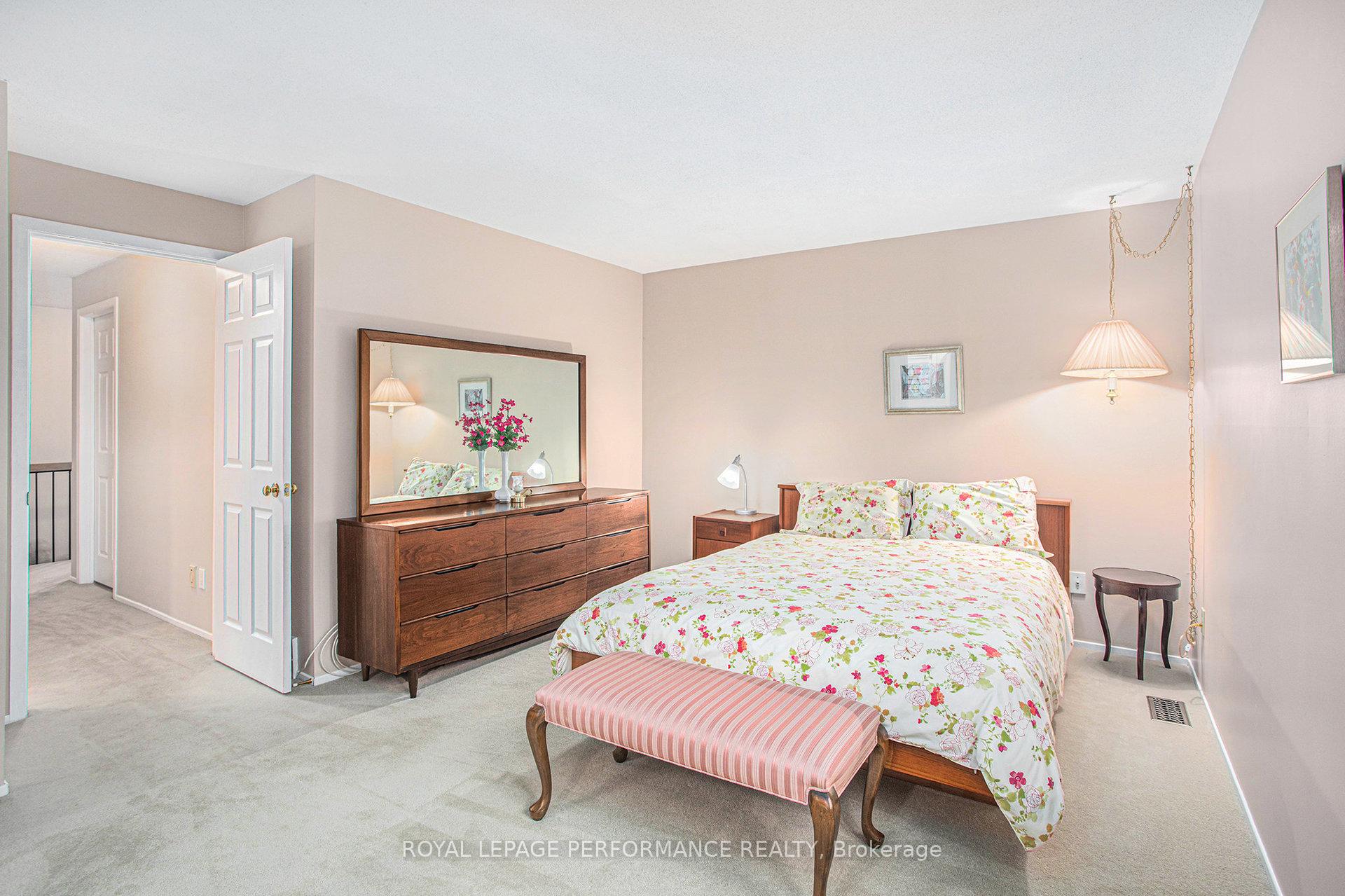 Photo 20 of 6097 Forestglen Crescent, Ottawa, Chapel Hill — HOMEH