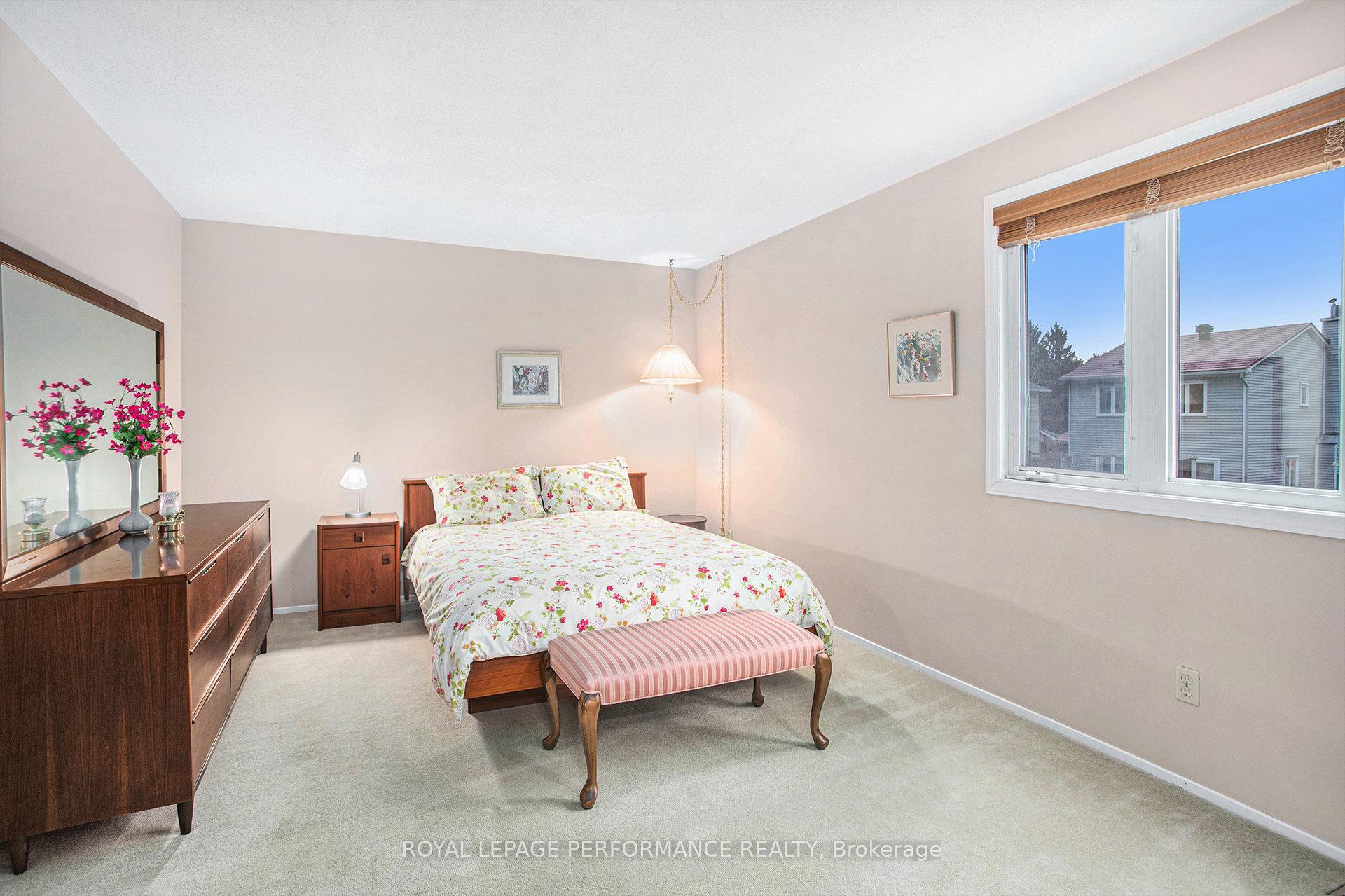 Photo 21 of 6097 Forestglen Crescent, Ottawa, Chapel Hill — HOMEH