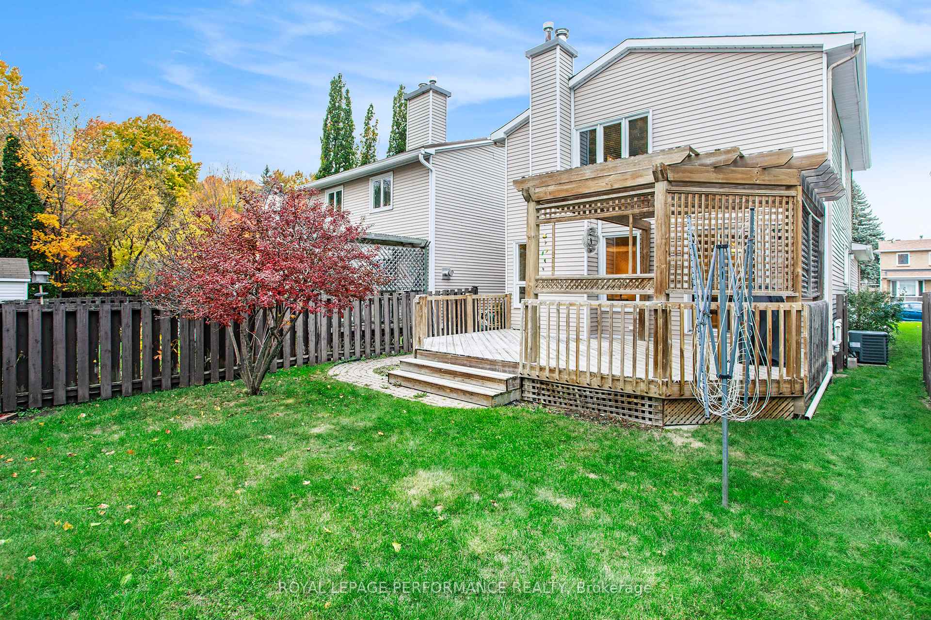 Photo 33 of 6097 Forestglen Crescent, Ottawa, Chapel Hill — HOMEH