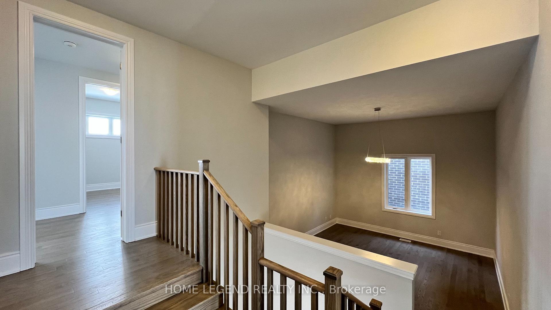 Photo 16 of 24 Meizhou Avenue, Markham, Angus Glen — HOMEH