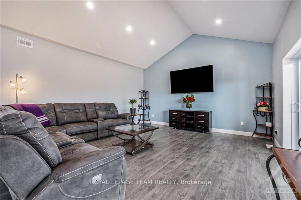 Photo 9 of 11230 County 3 Road, North Dundas, North Dundas (Mountain) Twp — HOMEH