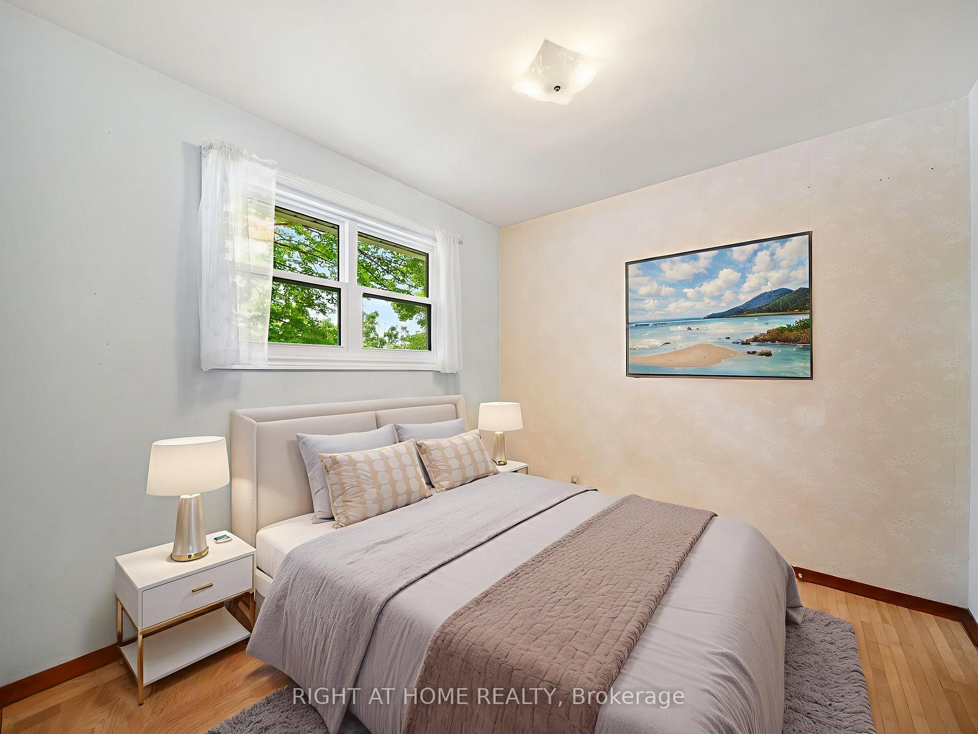 Photo 10 of 52 Elmer Avenue, Orillia — HOMEH