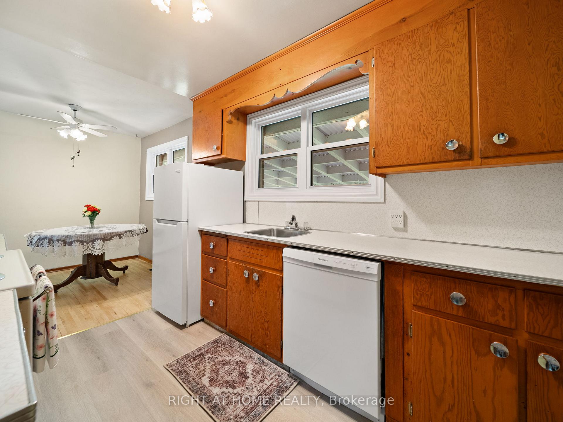 Photo 17 of 52 Elmer Avenue, Orillia — HOMEH