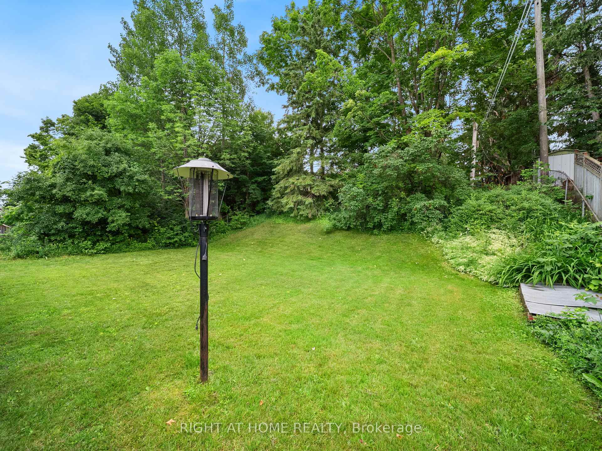 Photo 24 of 52 Elmer Avenue, Orillia — HOMEH