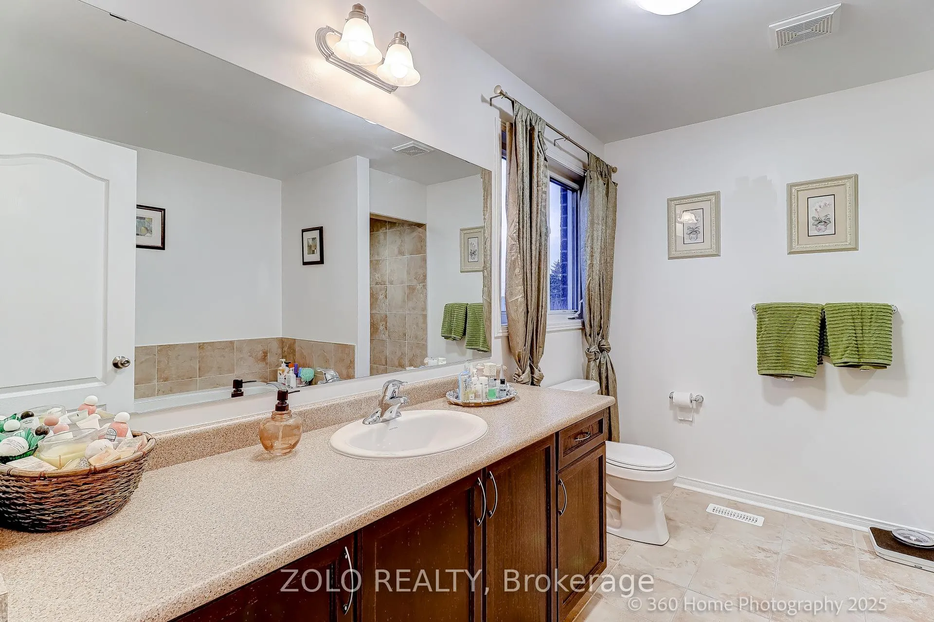 Photo 17 of 2012 Queensbury Drive, Oshawa, Taunton — HOMEH