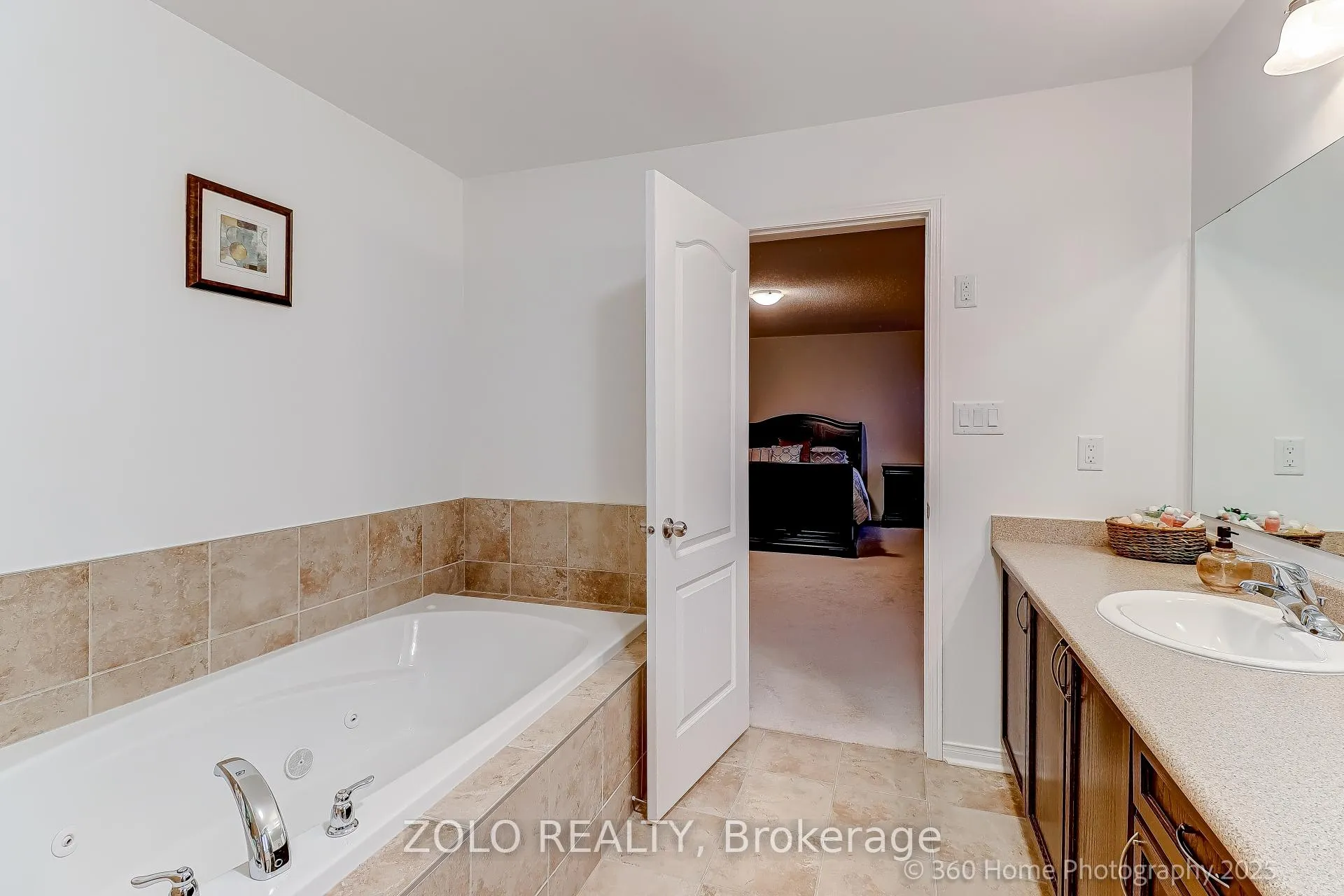Photo 18 of 2012 Queensbury Drive, Oshawa, Taunton — HOMEH