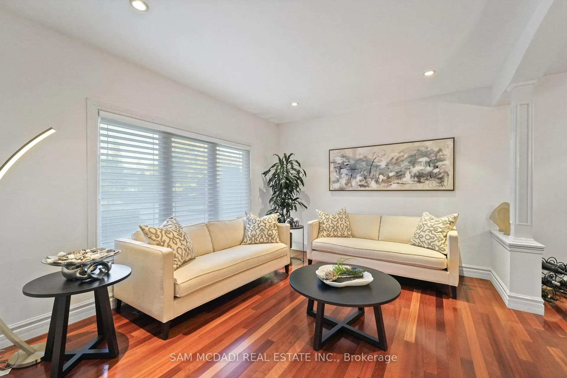 Photo 4 of 724 Atoka Drive, Mississauga, Lorne Park — HOMEH