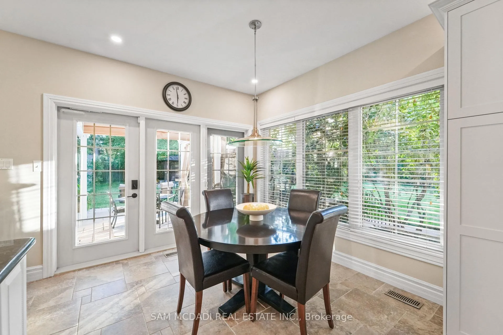 Photo 13 of 724 Atoka Drive, Mississauga, Lorne Park — HOMEH