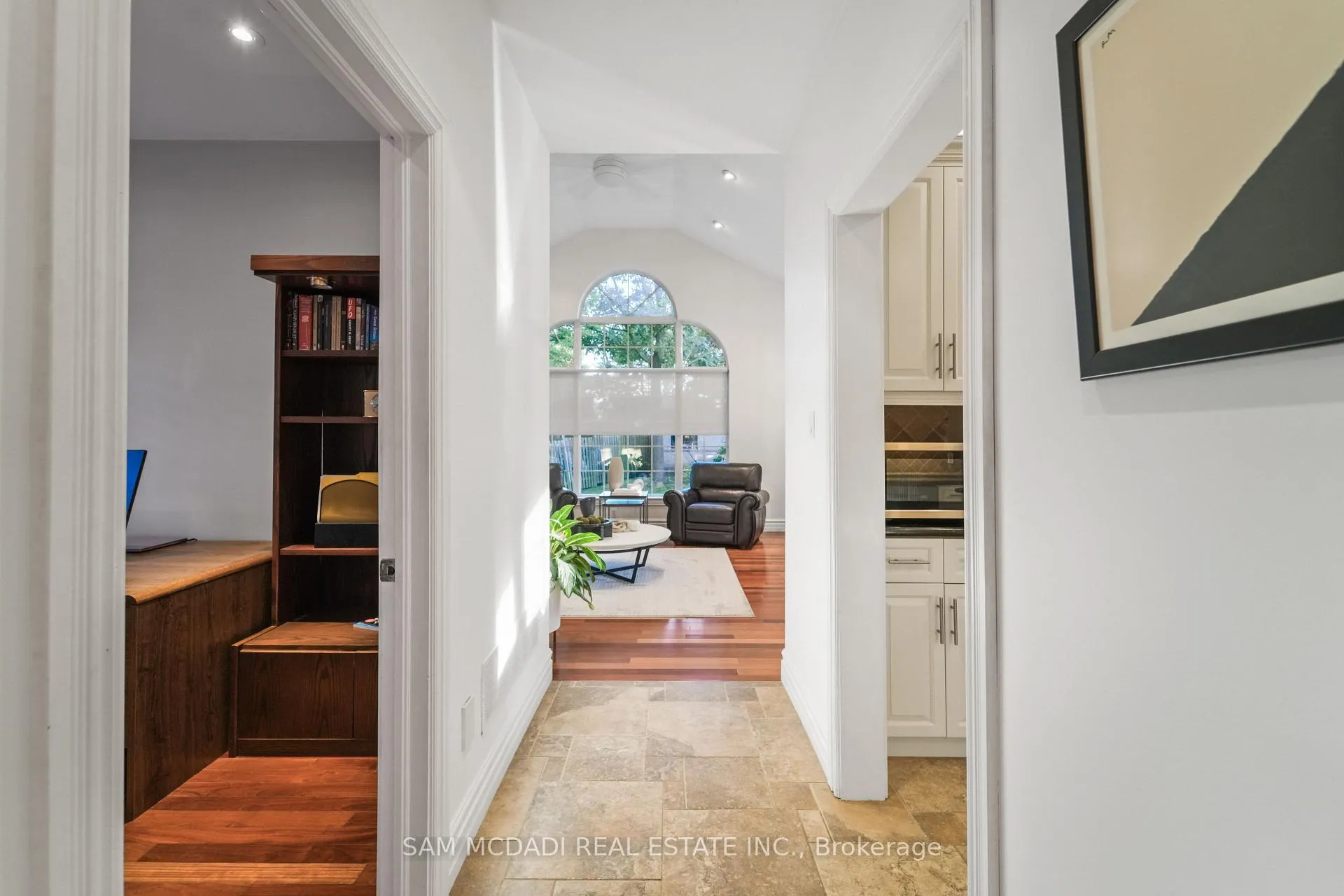 Photo 14 of 724 Atoka Drive, Mississauga, Lorne Park — HOMEH