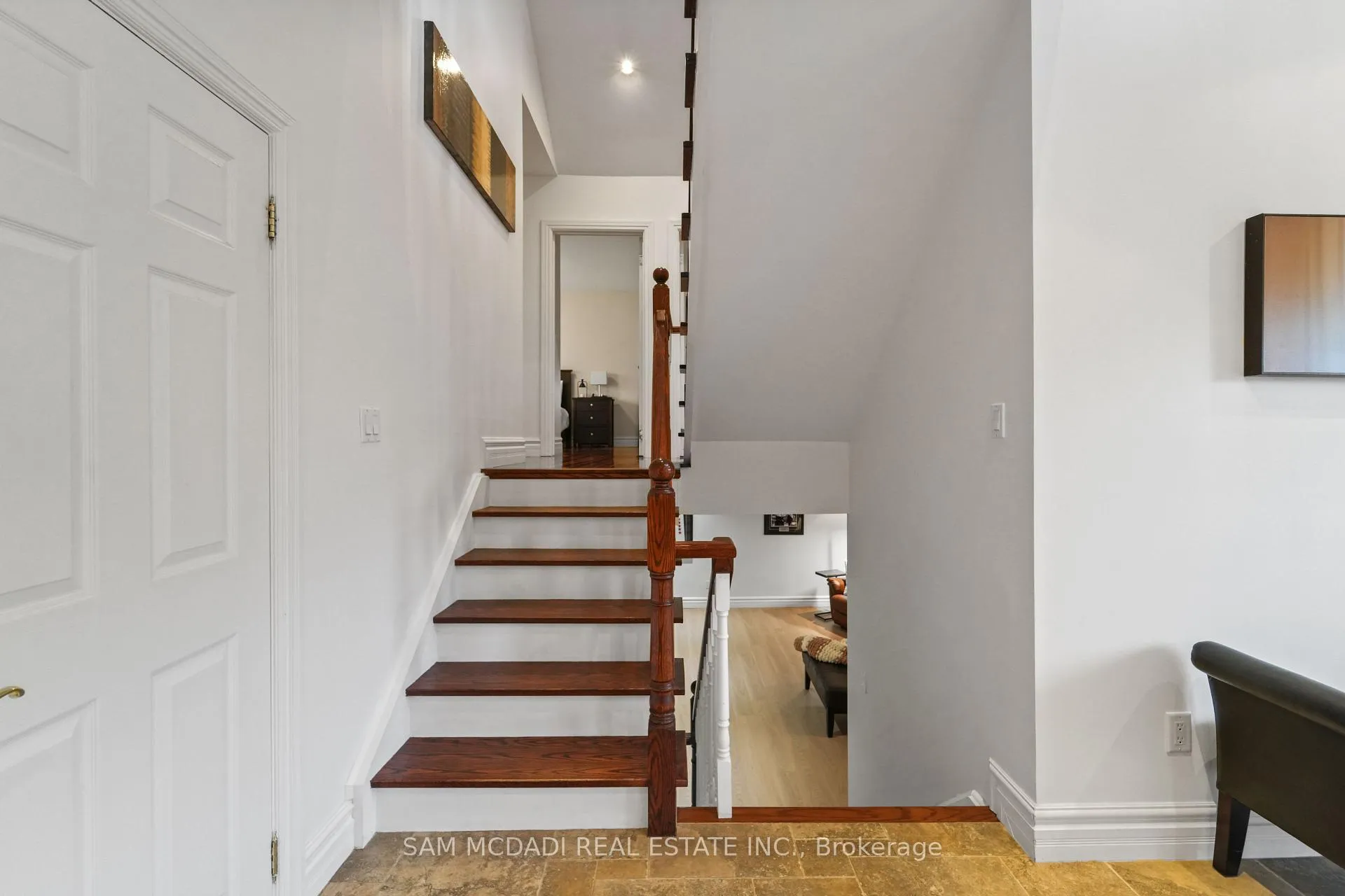 Photo 19 of 724 Atoka Drive, Mississauga, Lorne Park — HOMEH