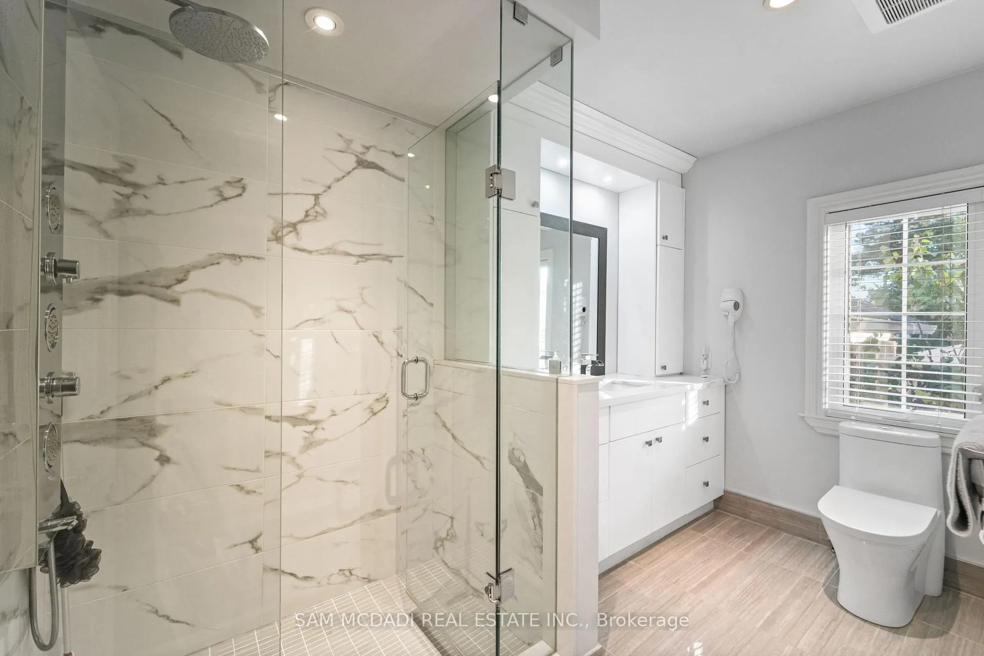 Photo 21 of 724 Atoka Drive, Mississauga, Lorne Park — HOMEH