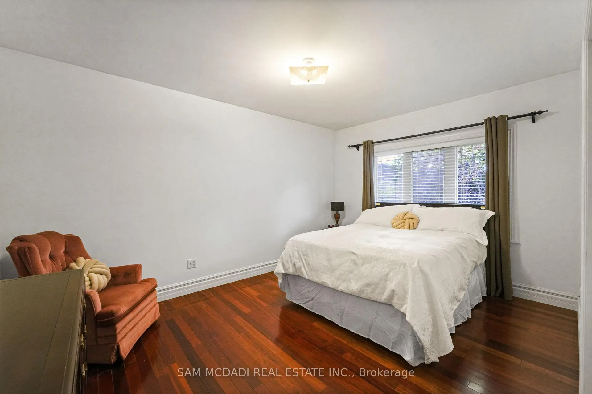 Photo 23 of 724 Atoka Drive, Mississauga, Lorne Park — HOMEH