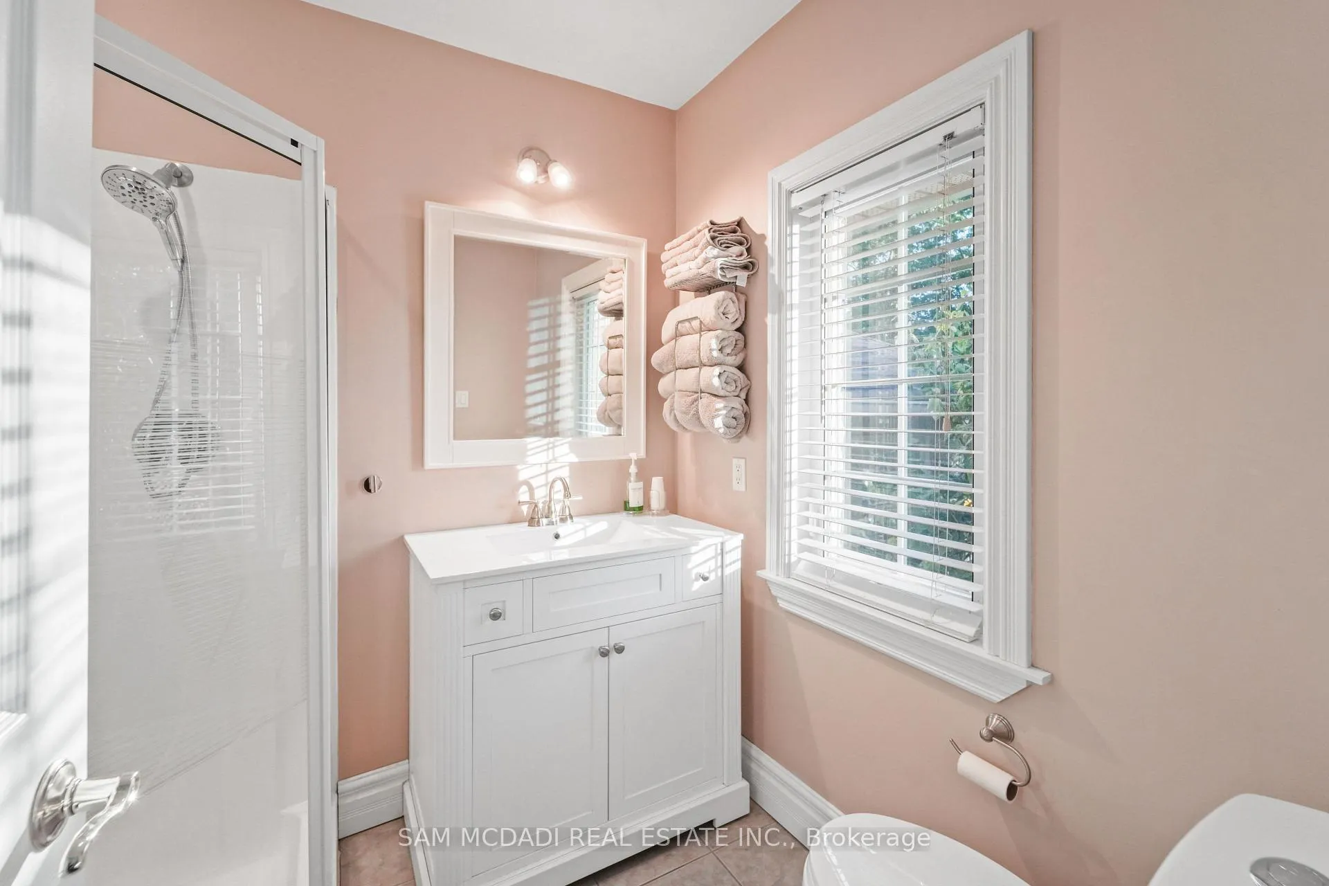 Photo 25 of 724 Atoka Drive, Mississauga, Lorne Park — HOMEH