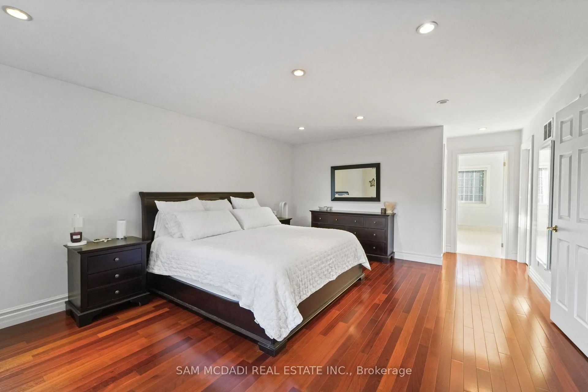 Photo 29 of 724 Atoka Drive, Mississauga, Lorne Park — HOMEH