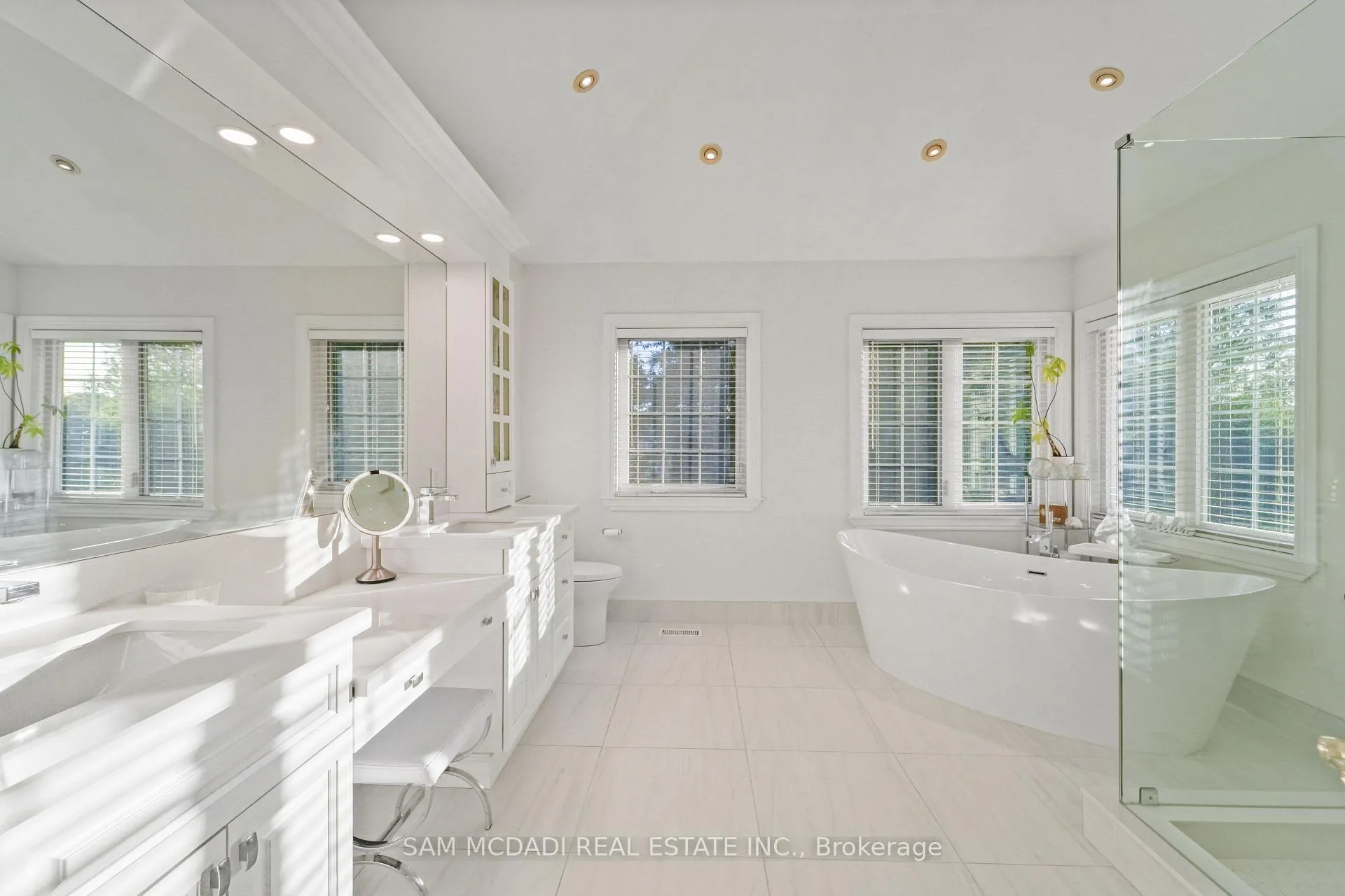 Photo 30 of 724 Atoka Drive, Mississauga, Lorne Park — HOMEH