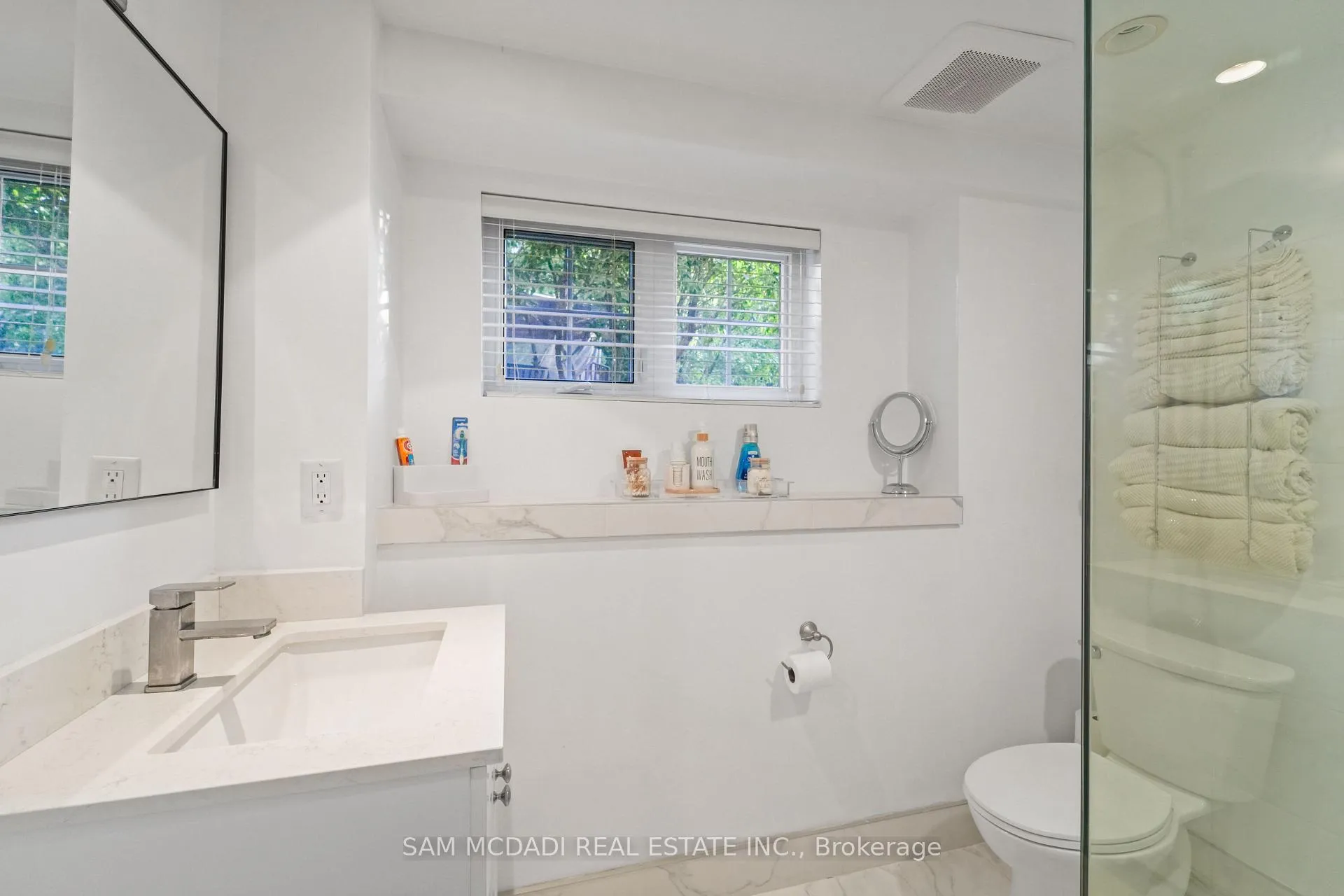 Photo 35 of 724 Atoka Drive, Mississauga, Lorne Park — HOMEH