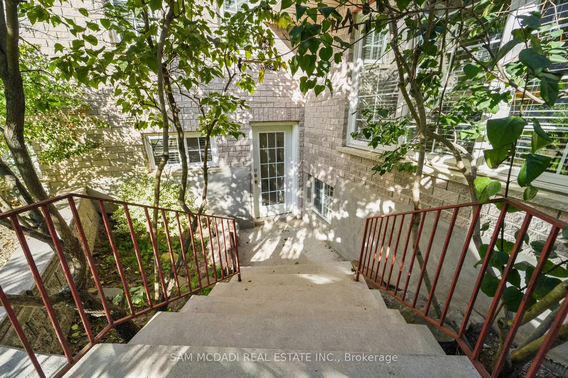 Photo 39 of 724 Atoka Drive, Mississauga, Lorne Park — HOMEH