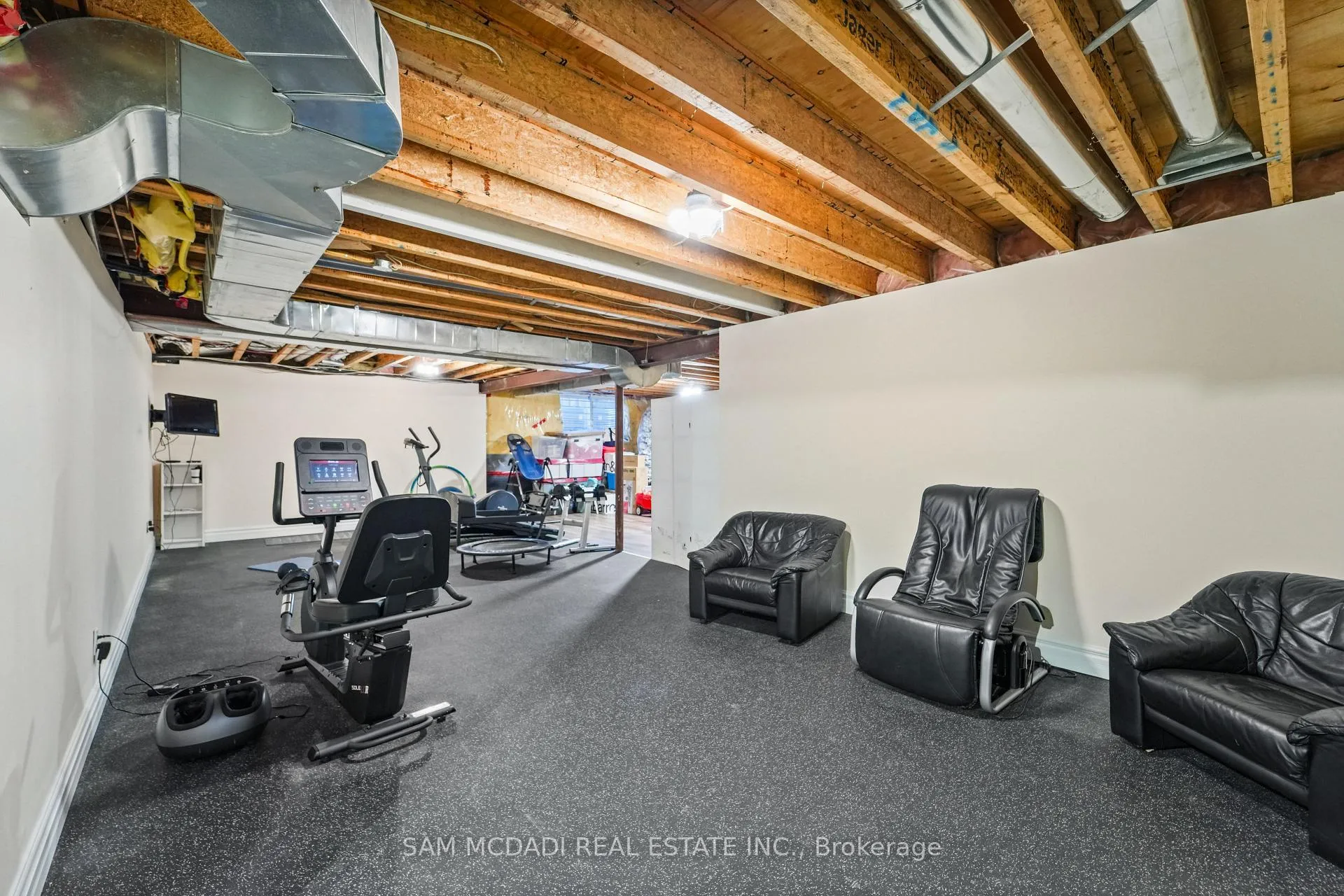 Photo 40 of 724 Atoka Drive, Mississauga, Lorne Park — HOMEH