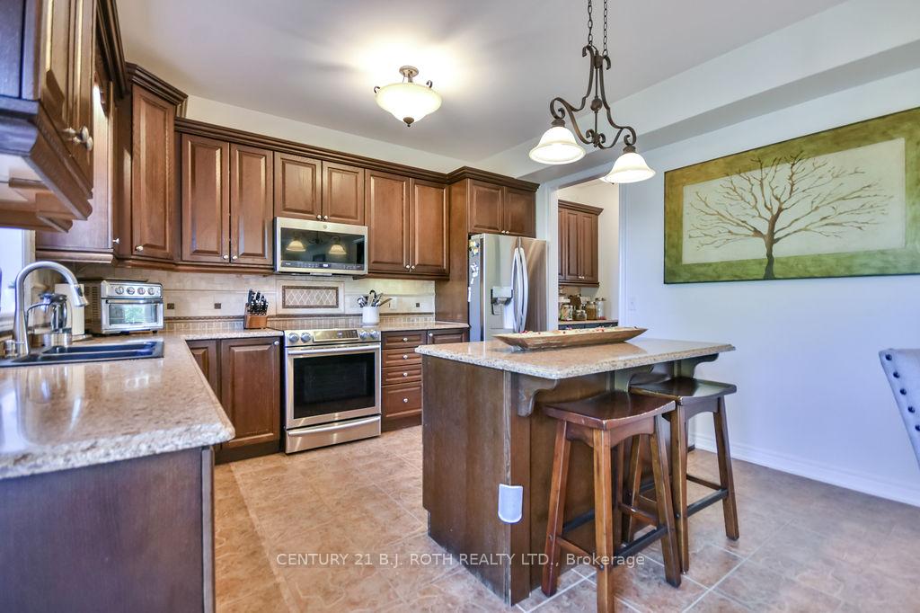 Photo 13 of 120 Atlantis Drive, Orillia — HOMEH