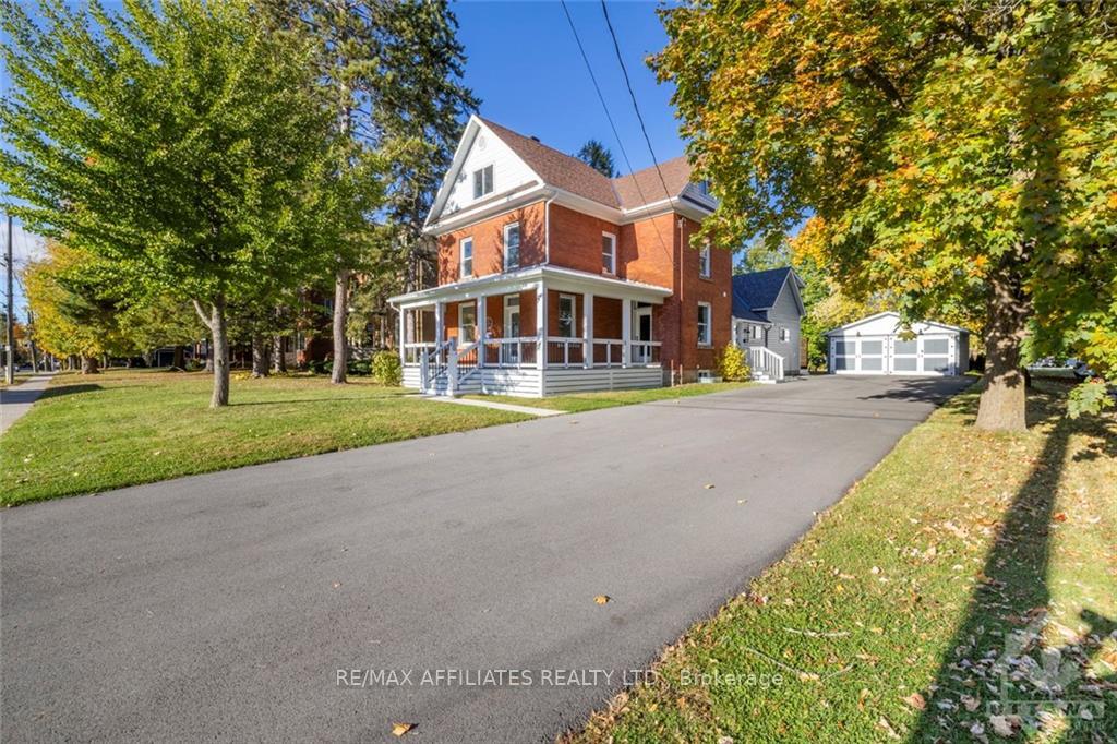 Front of 45 Drummond Street W