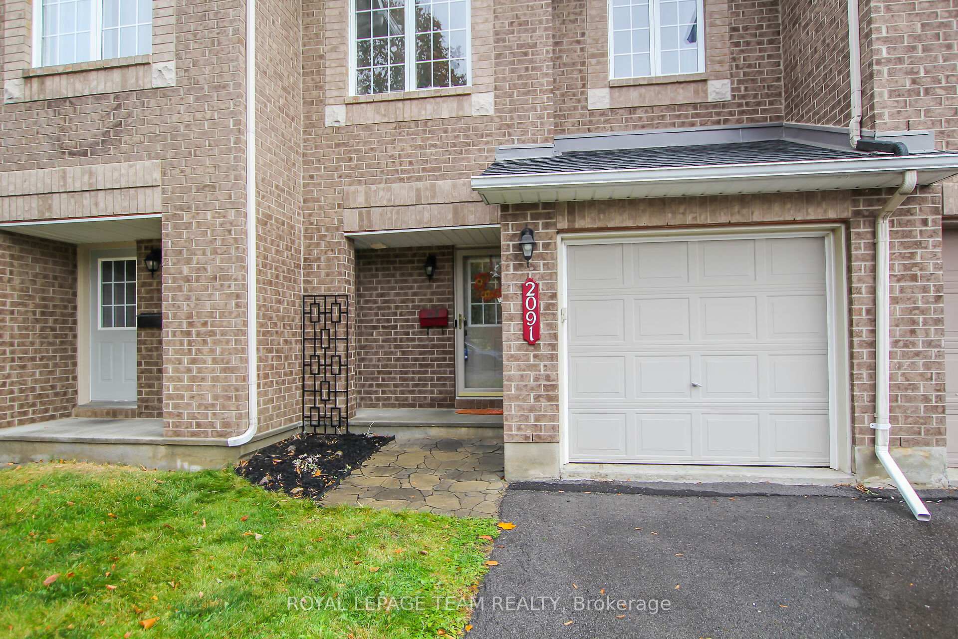 Photo 2 of 2091 Hiboux Street E, Ottawa, Avalon East — HOMEH