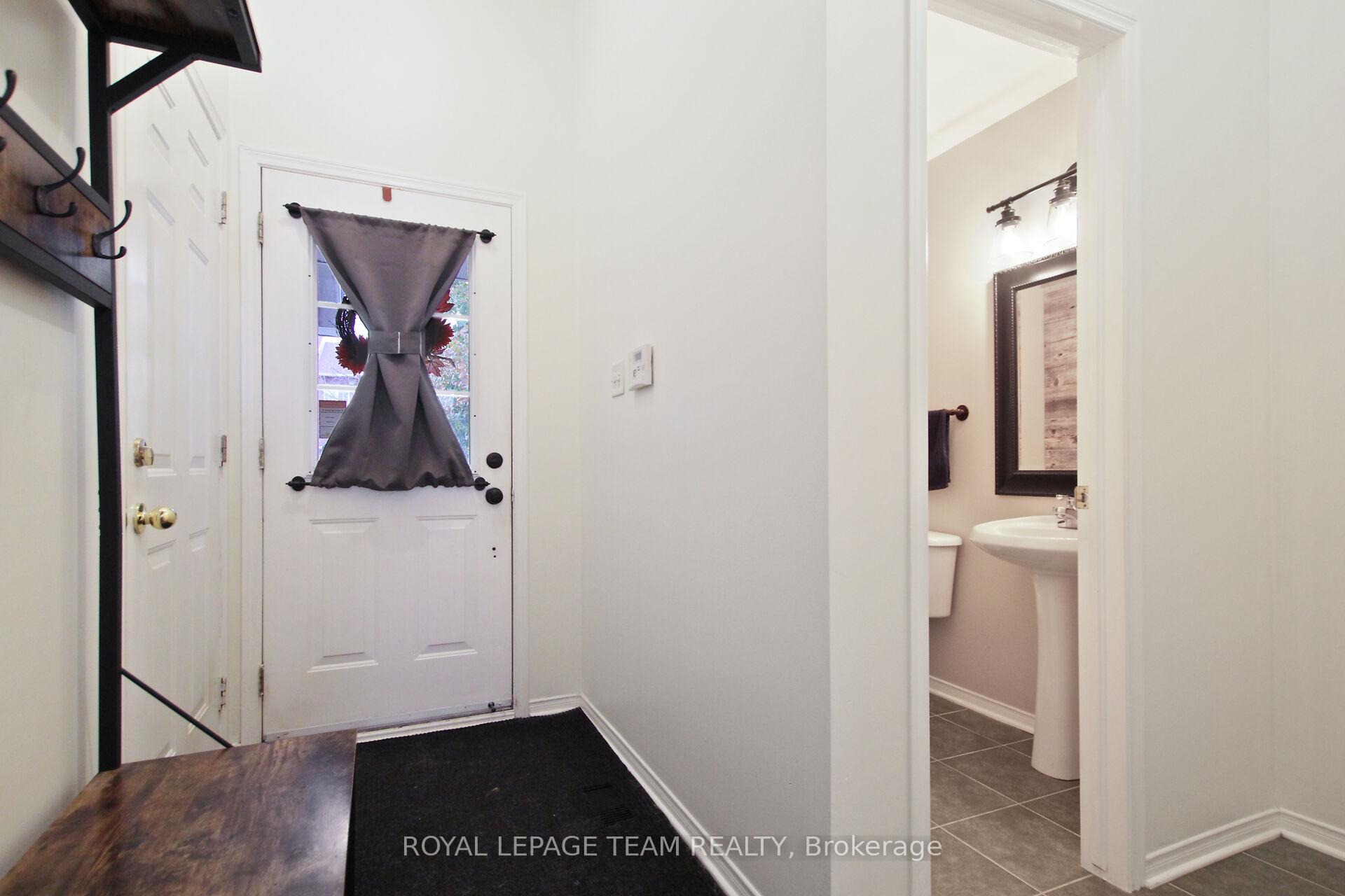 Photo 3 of 2091 Hiboux Street E, Ottawa, Avalon East — HOMEH