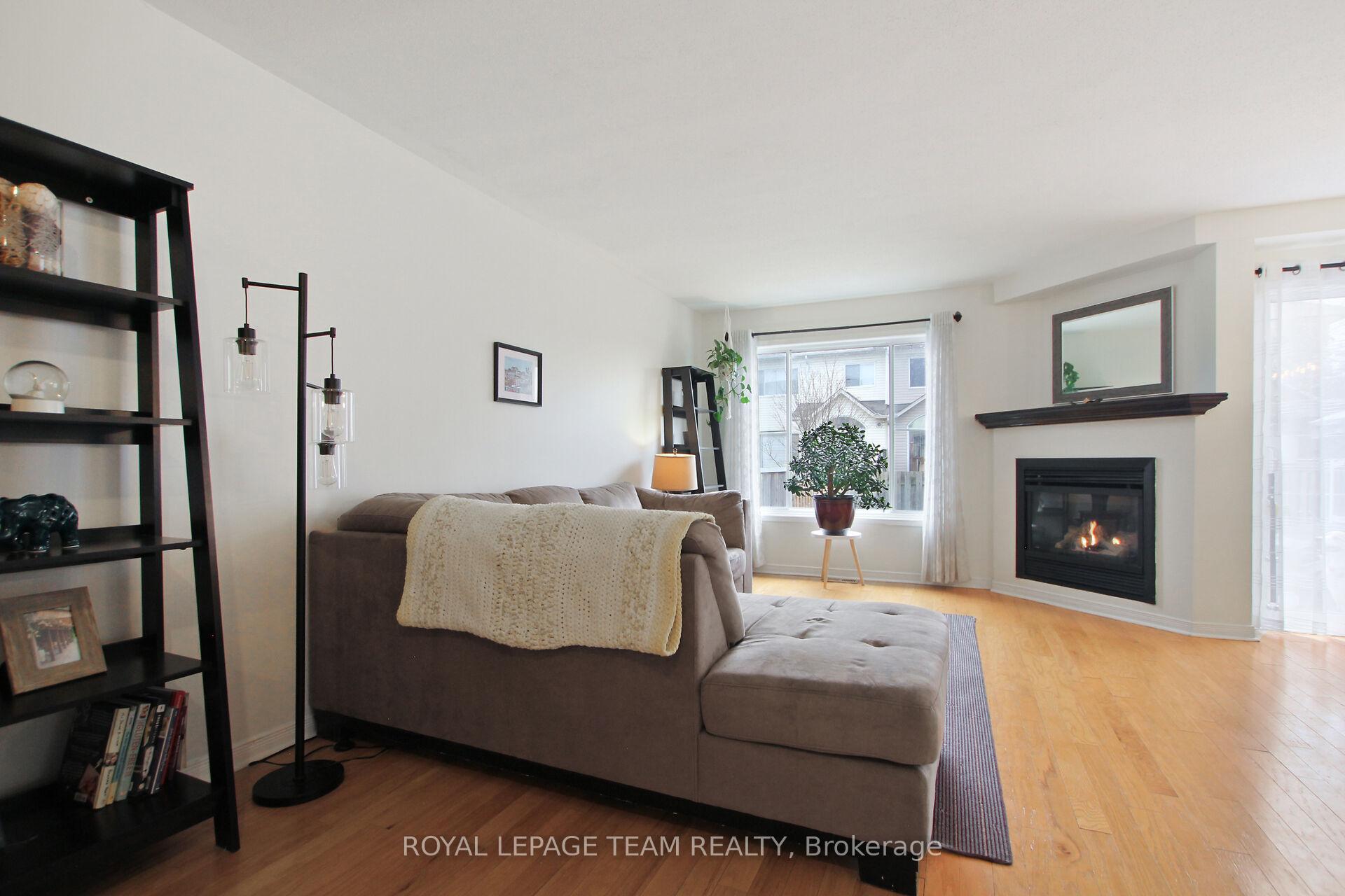 Photo 7 of 2091 Hiboux Street E, Ottawa, Avalon East — HOMEH