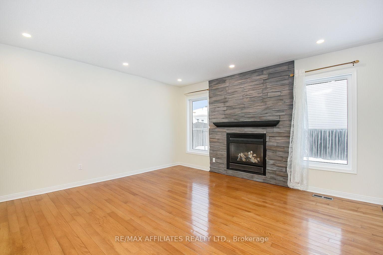 Photo 7 of 1040 Capreol Street, Ottawa, Avalon East — HOMEH