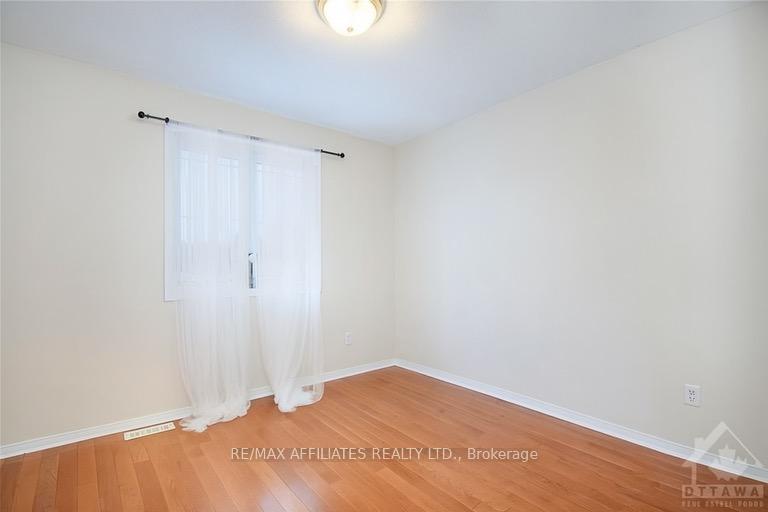 Photo 8 of 1040 Capreol Street, Ottawa, Avalon East — HOMEH