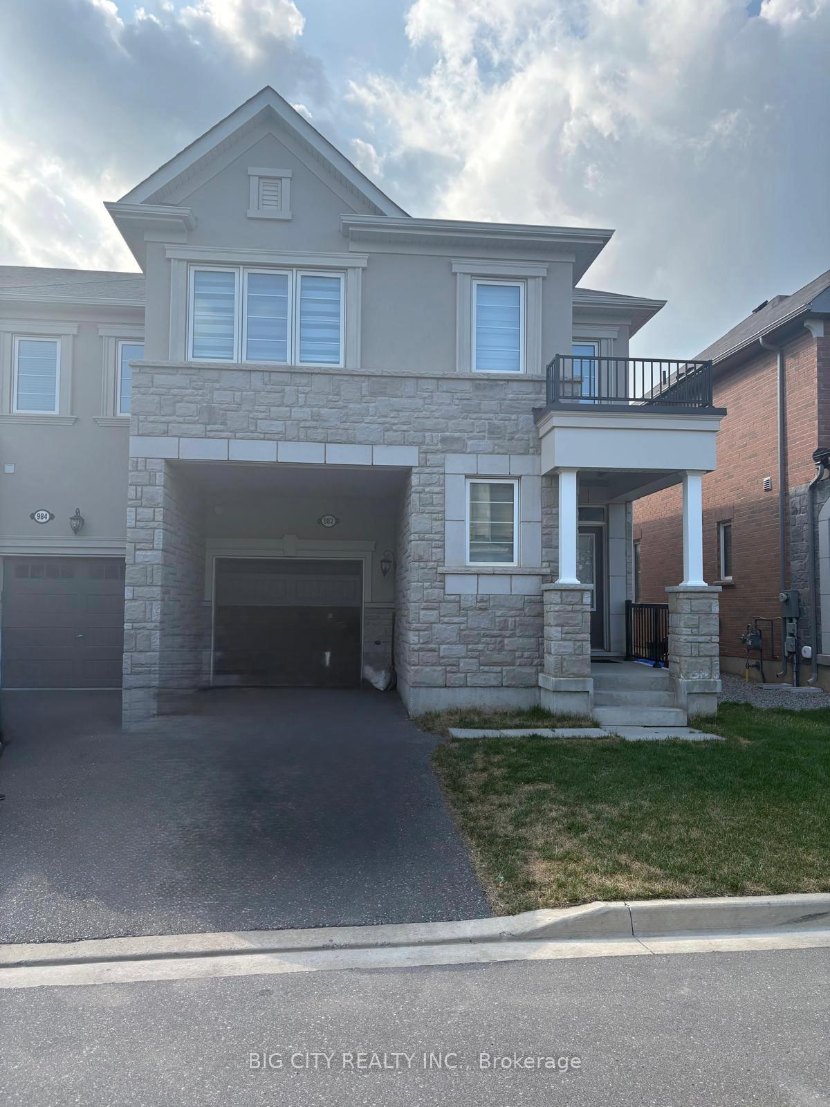 Photo 3 of 982 Cherry Court, Milton, Cobban — HOMEH