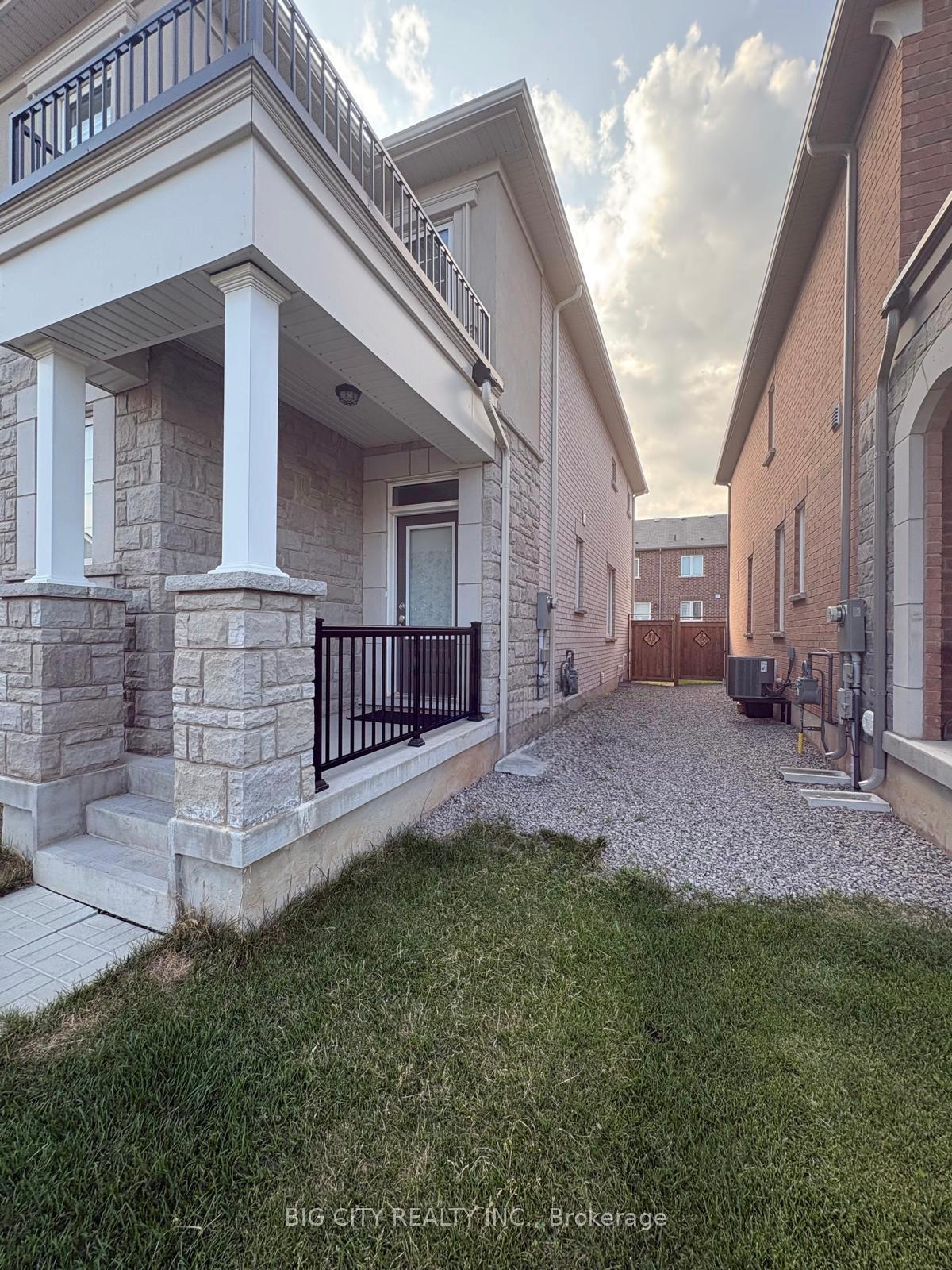 Photo 4 of 982 Cherry Court, Milton, Cobban — HOMEH