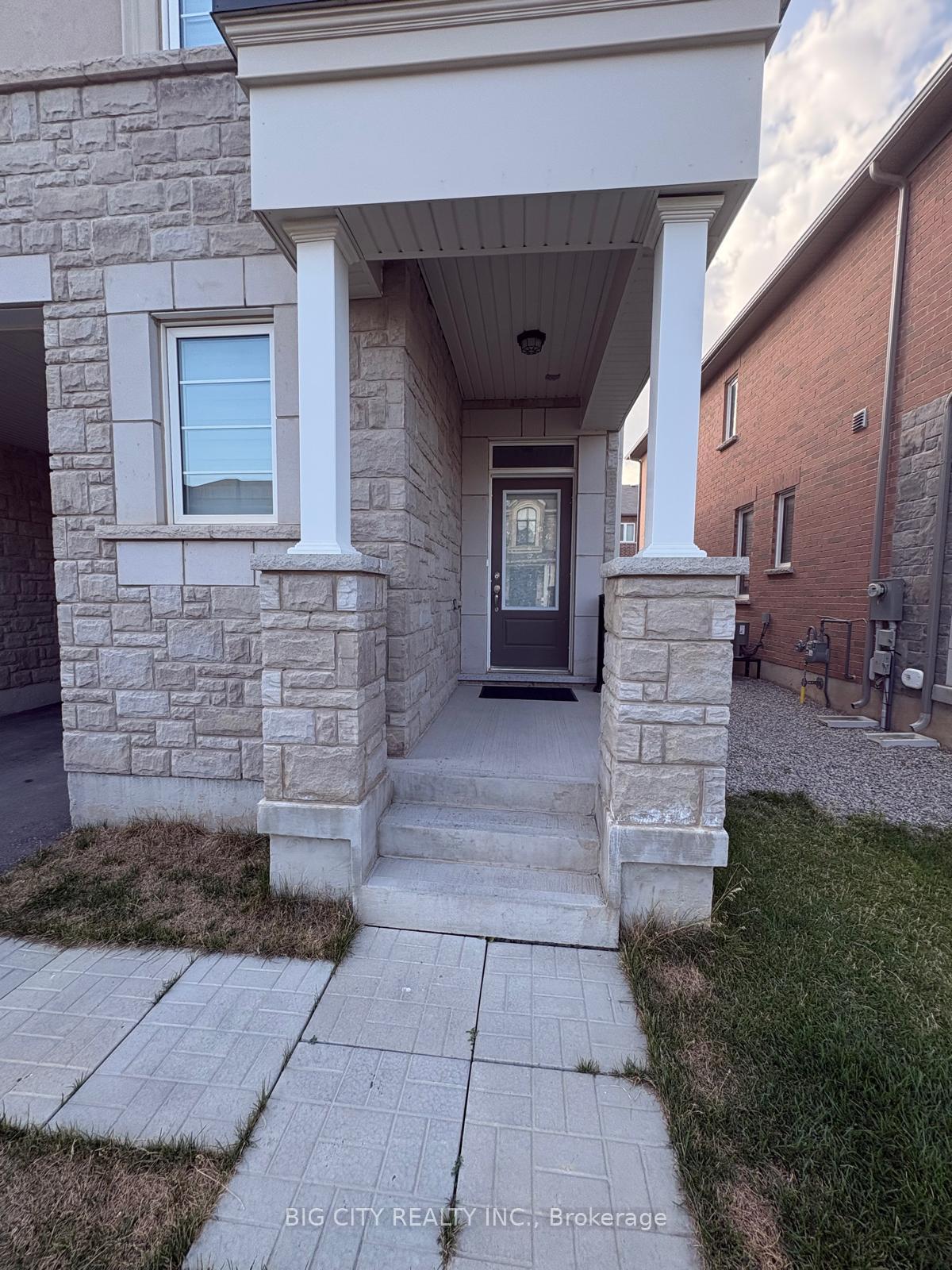 Photo 5 of 982 Cherry Court, Milton, Cobban — HOMEH